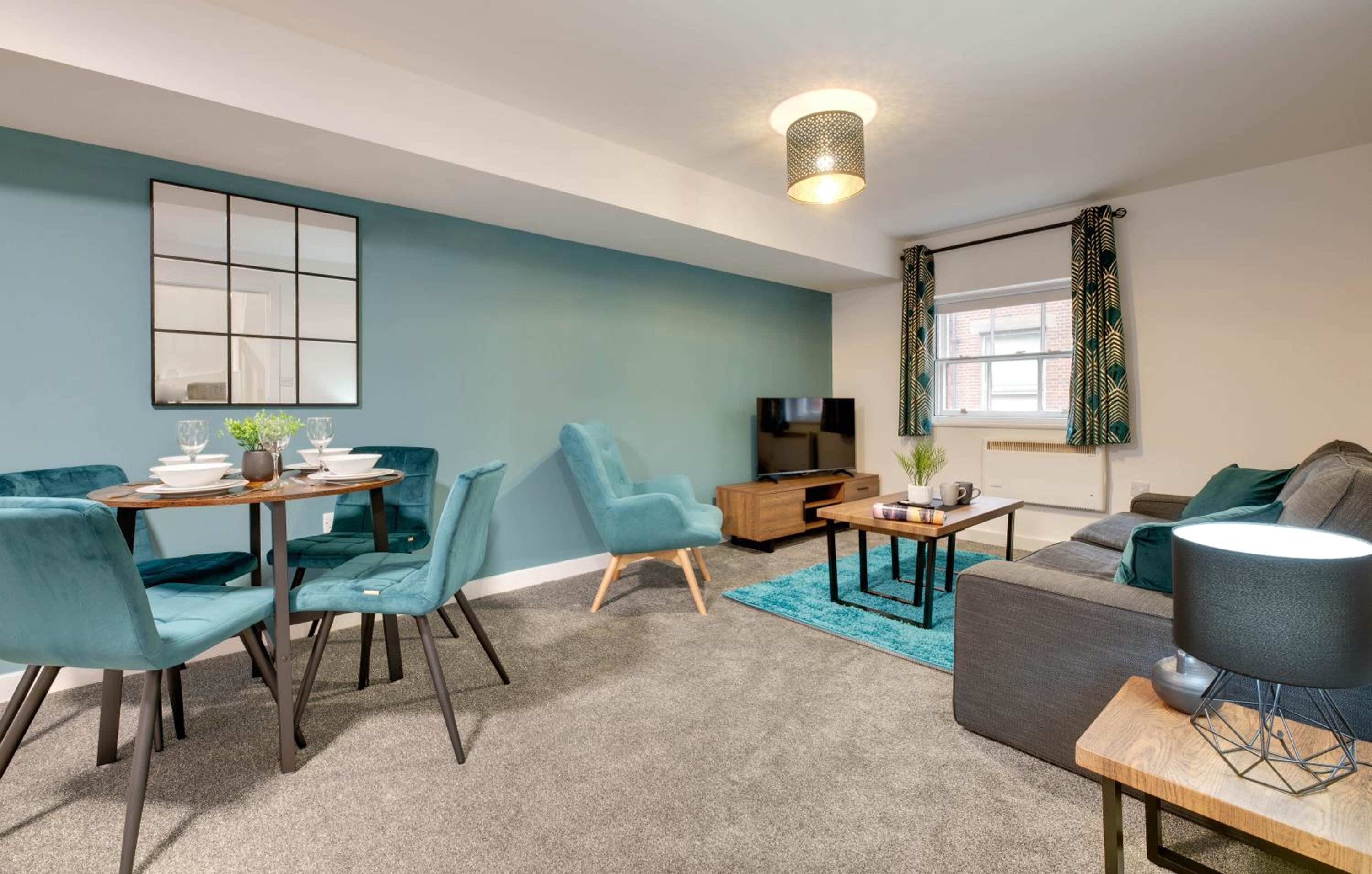 Charltons Bonds 2A Stylish Staycation City Break view 3