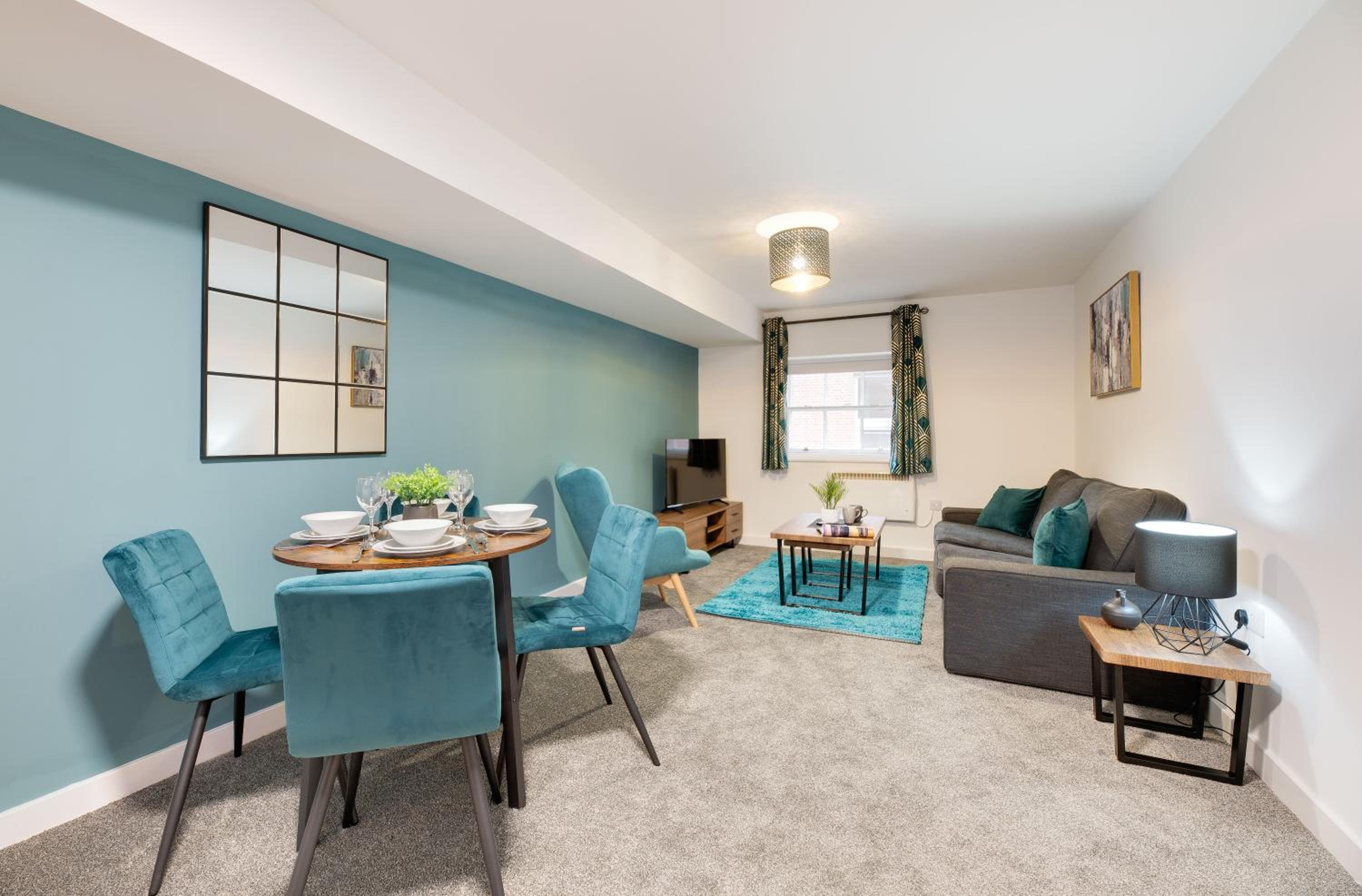 Charltons Bonds 2A Stylish Staycation City Break view 4