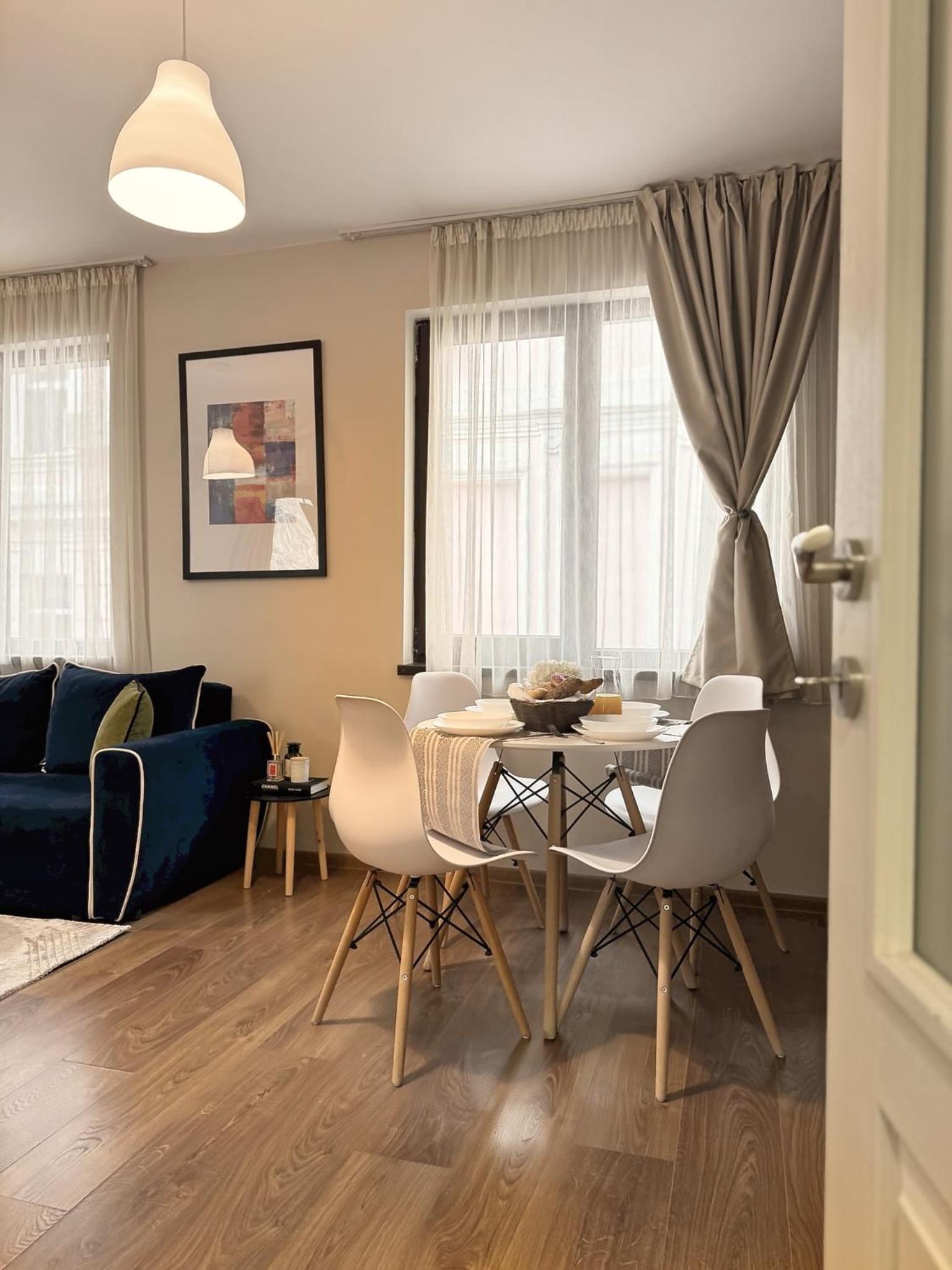 Top Centre Plovdiv Apt. With Parking for 4 Guests