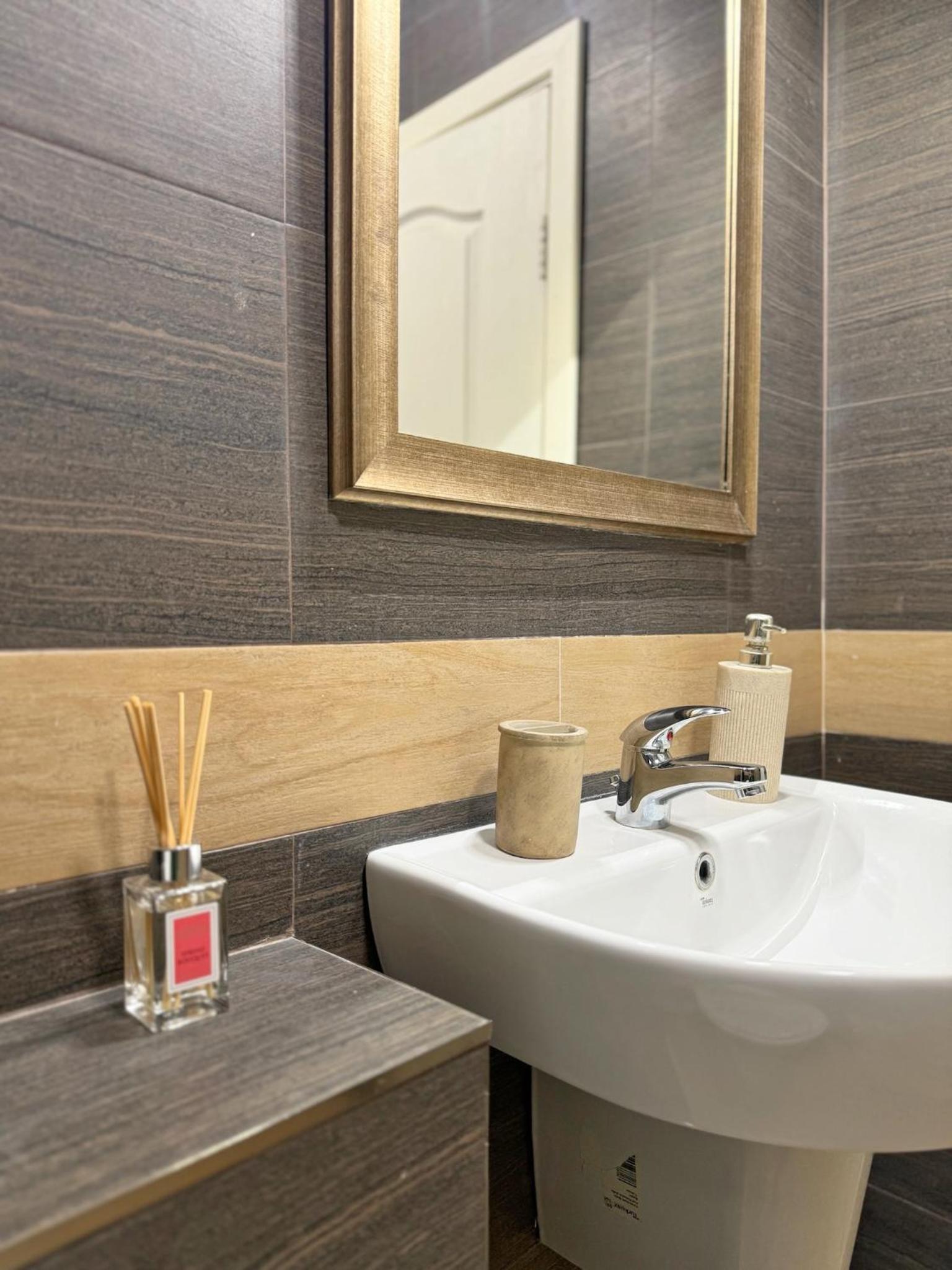 Top Centre Plovdiv Apt. With Parking for 4 Guests
