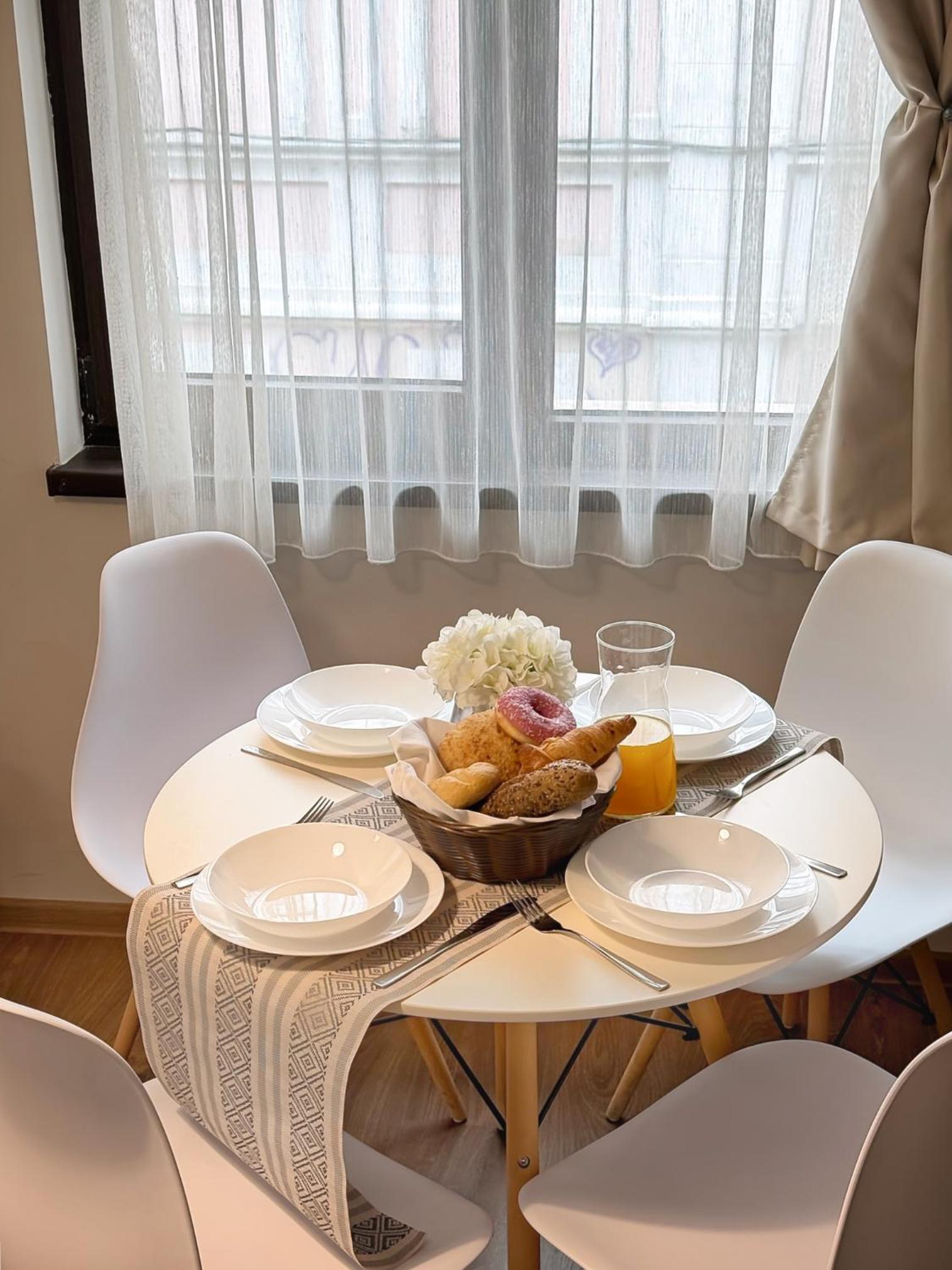 Top Centre Plovdiv Apt. With Parking for 4 Guests