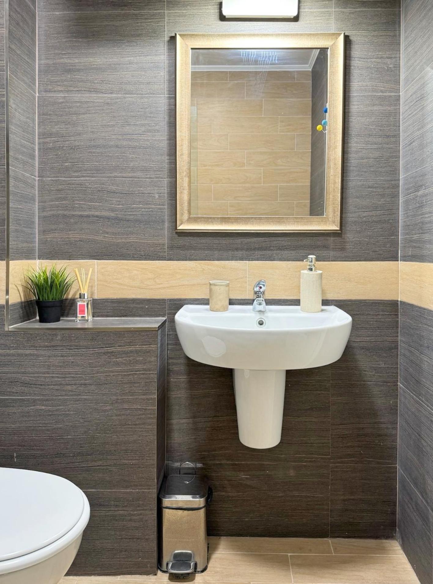 Top Centre Plovdiv Apt. With Parking for 4 Guests