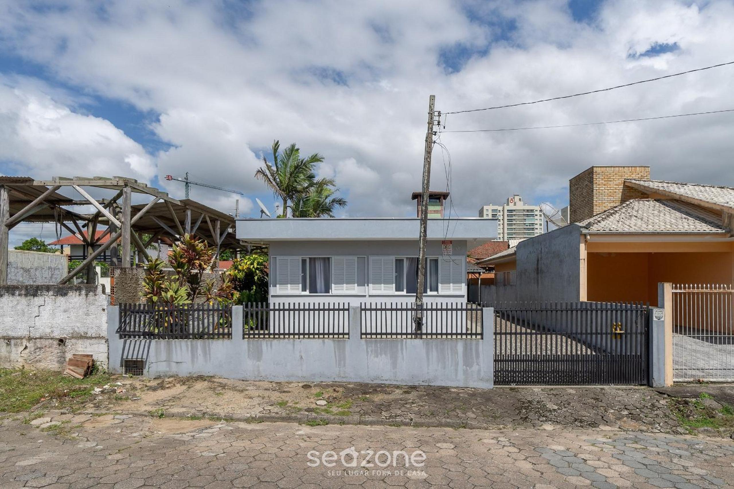 3BR Home w/ BBQ 100m from Beach RPR056