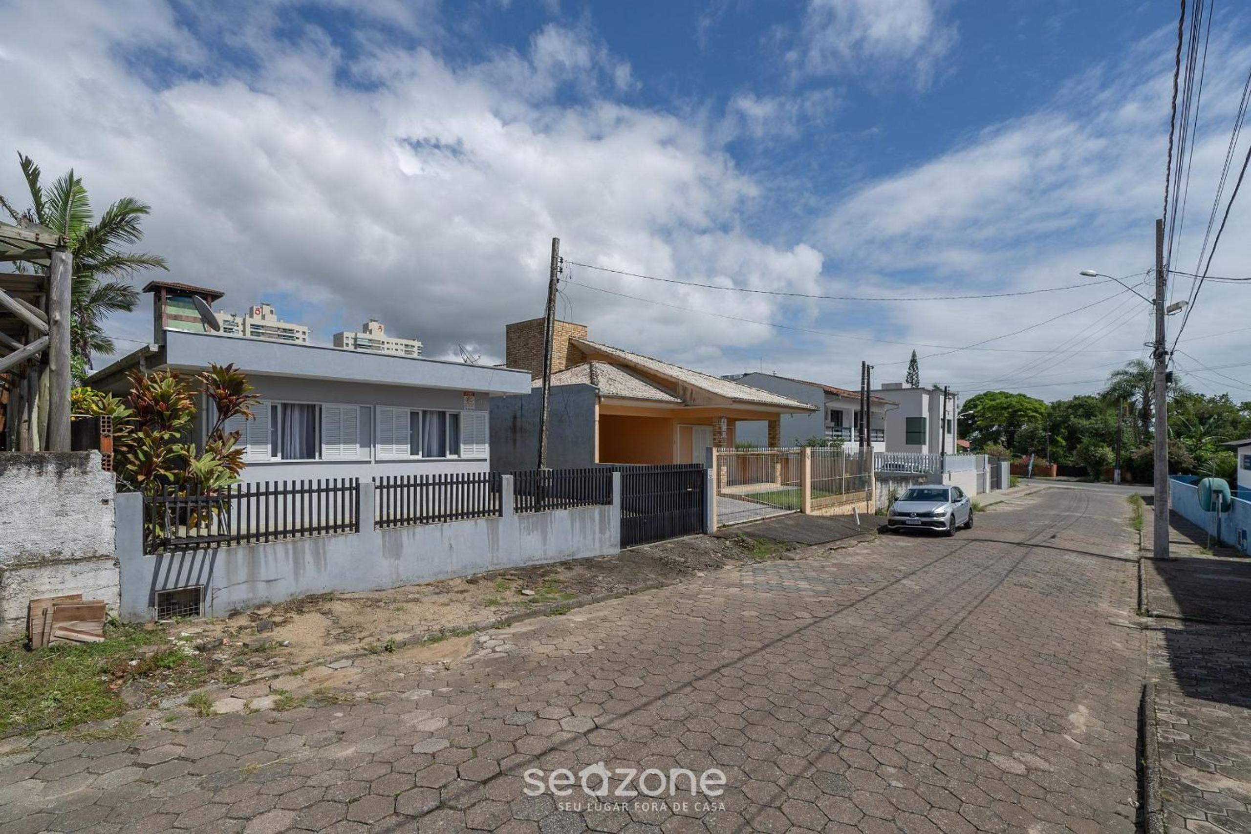 3BR Home w/ BBQ 100m from Beach RPR056