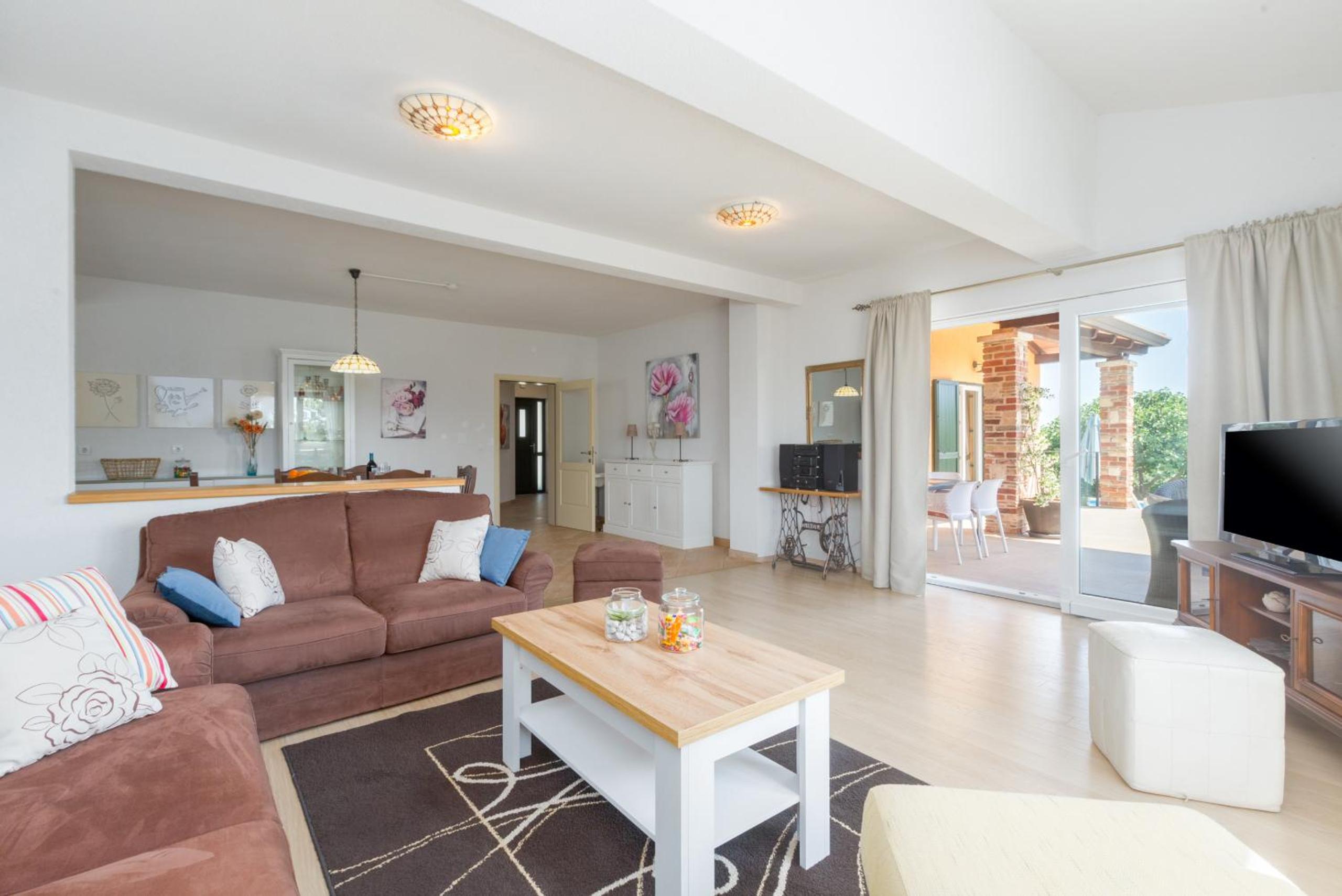 Beautiful villa Pianta with pool in Porec view 4
