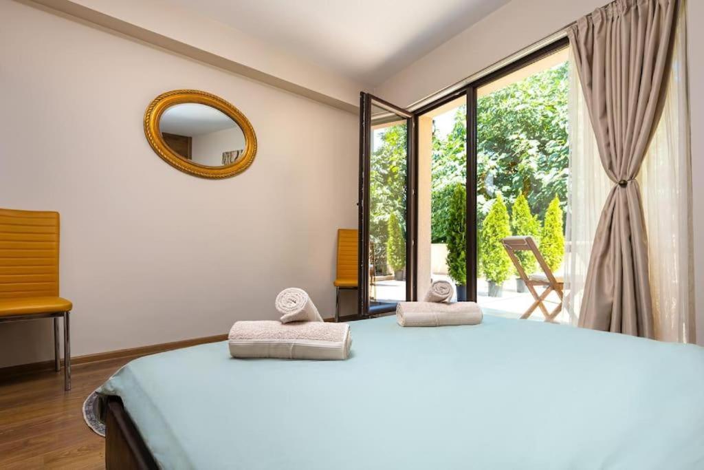 Top Centre Plovdiv Apt. With Parking for 4 Guests