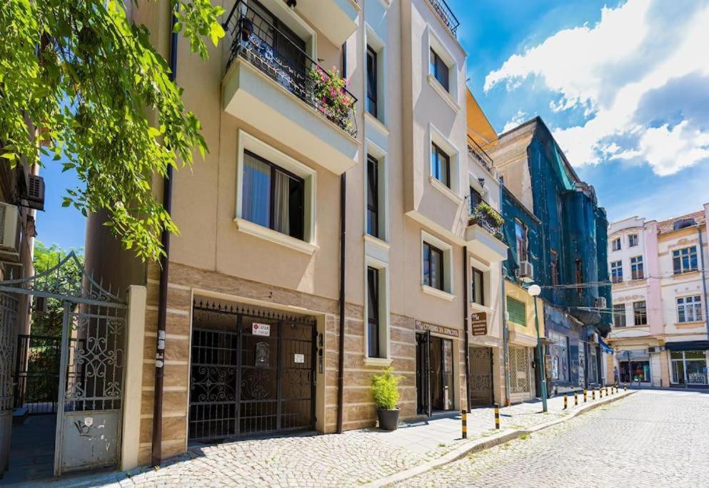 Top Centre Plovdiv Apt. With Parking for 4 Guests