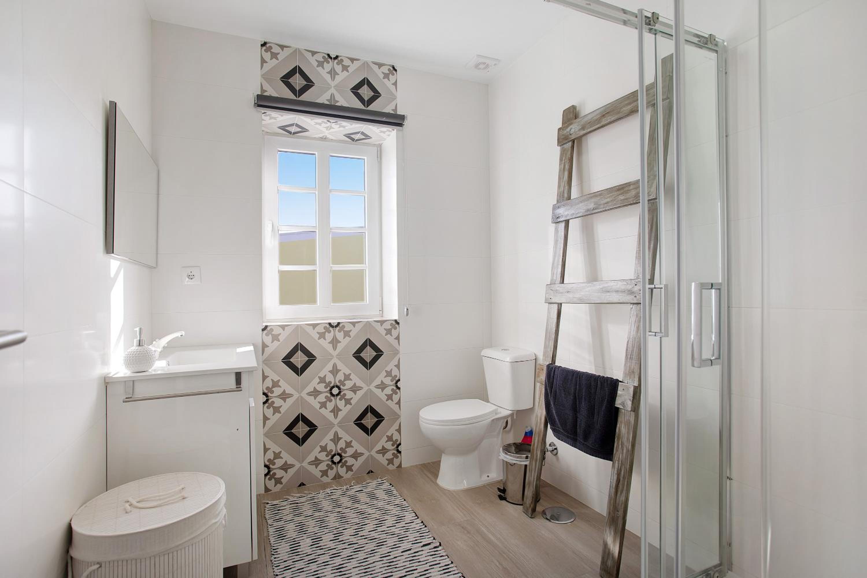 Casa Davó en Leiria — bathroom
