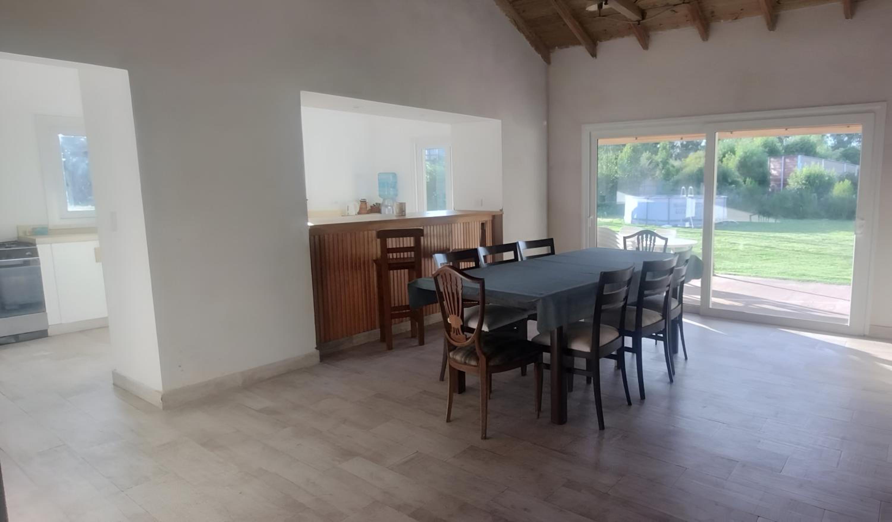 Casa cómoda con gran parque, en zona muy tranquila