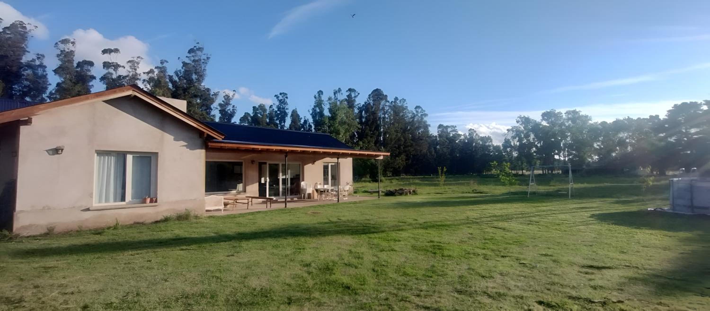 Casa cómoda con gran parque, en zona muy tranquila