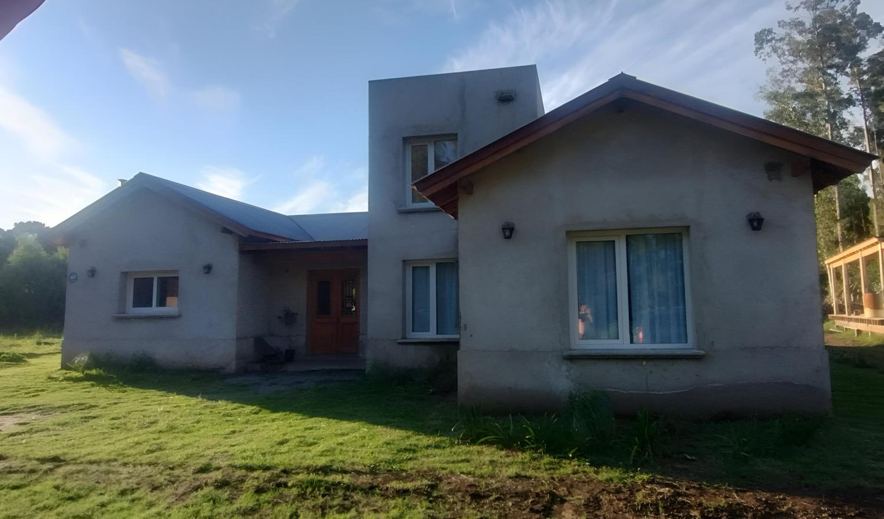 Casa cómoda con gran parque, en zona muy tranquila