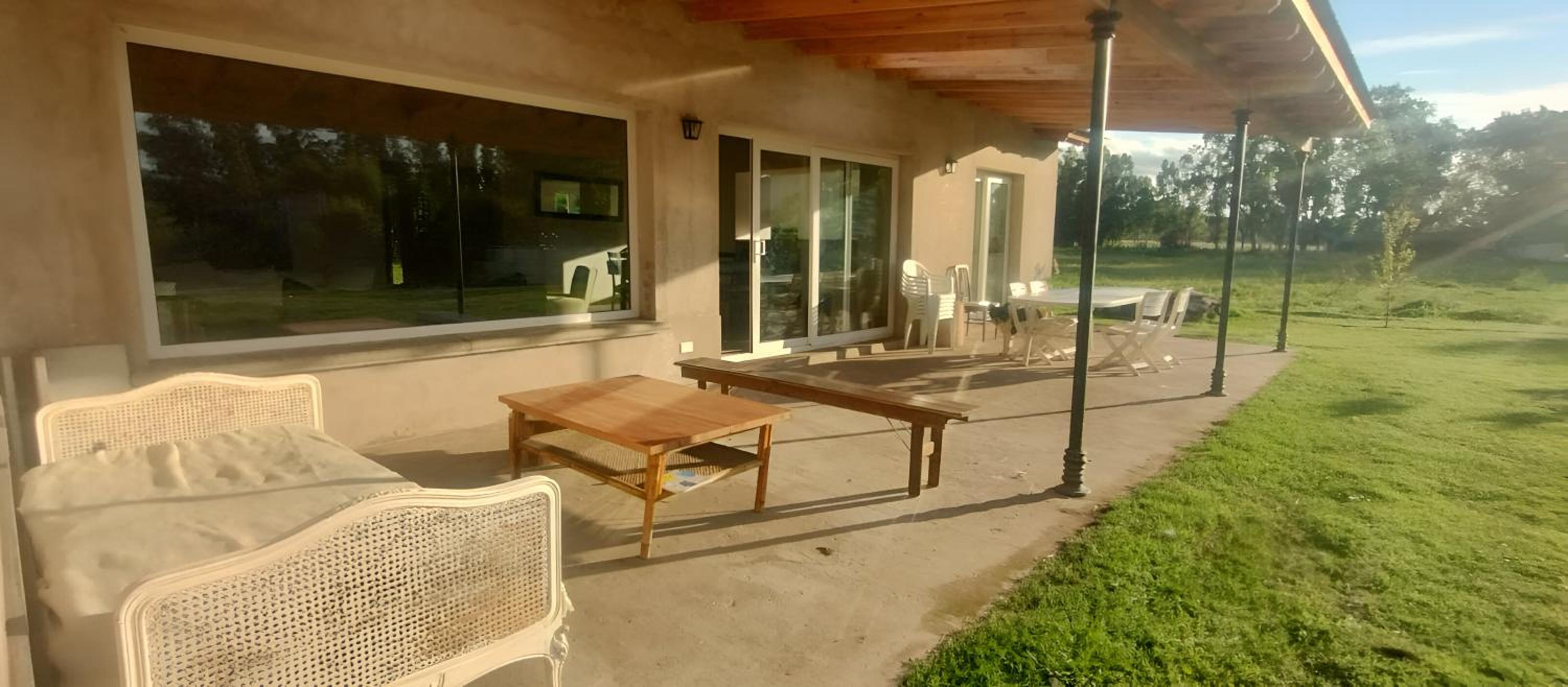 Casa cómoda con gran parque, en zona muy tranquila