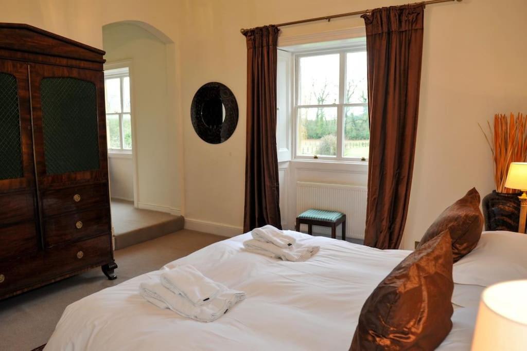 Sparkford Hall