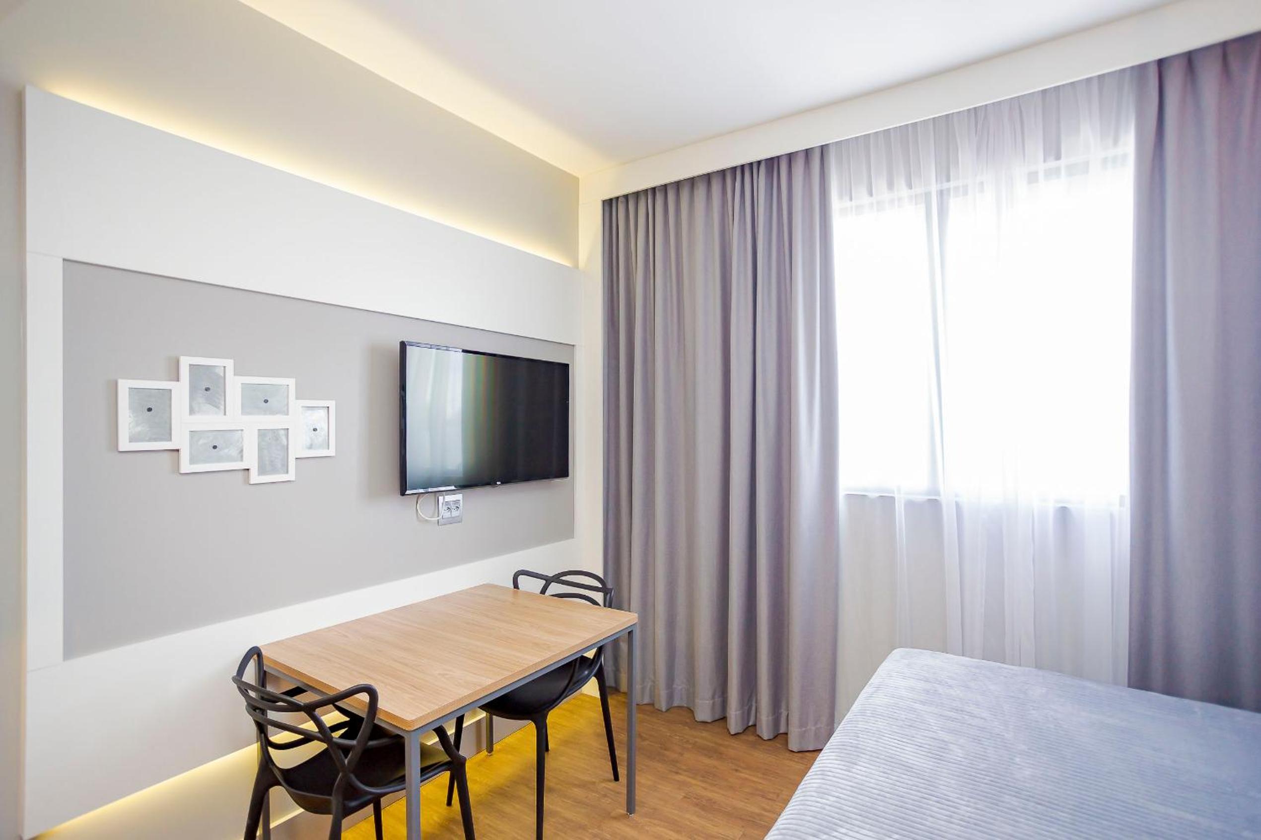 Studio Helbor Stay Batel - Sofisticação, Conforto, Localização e Vista Privilegiada
