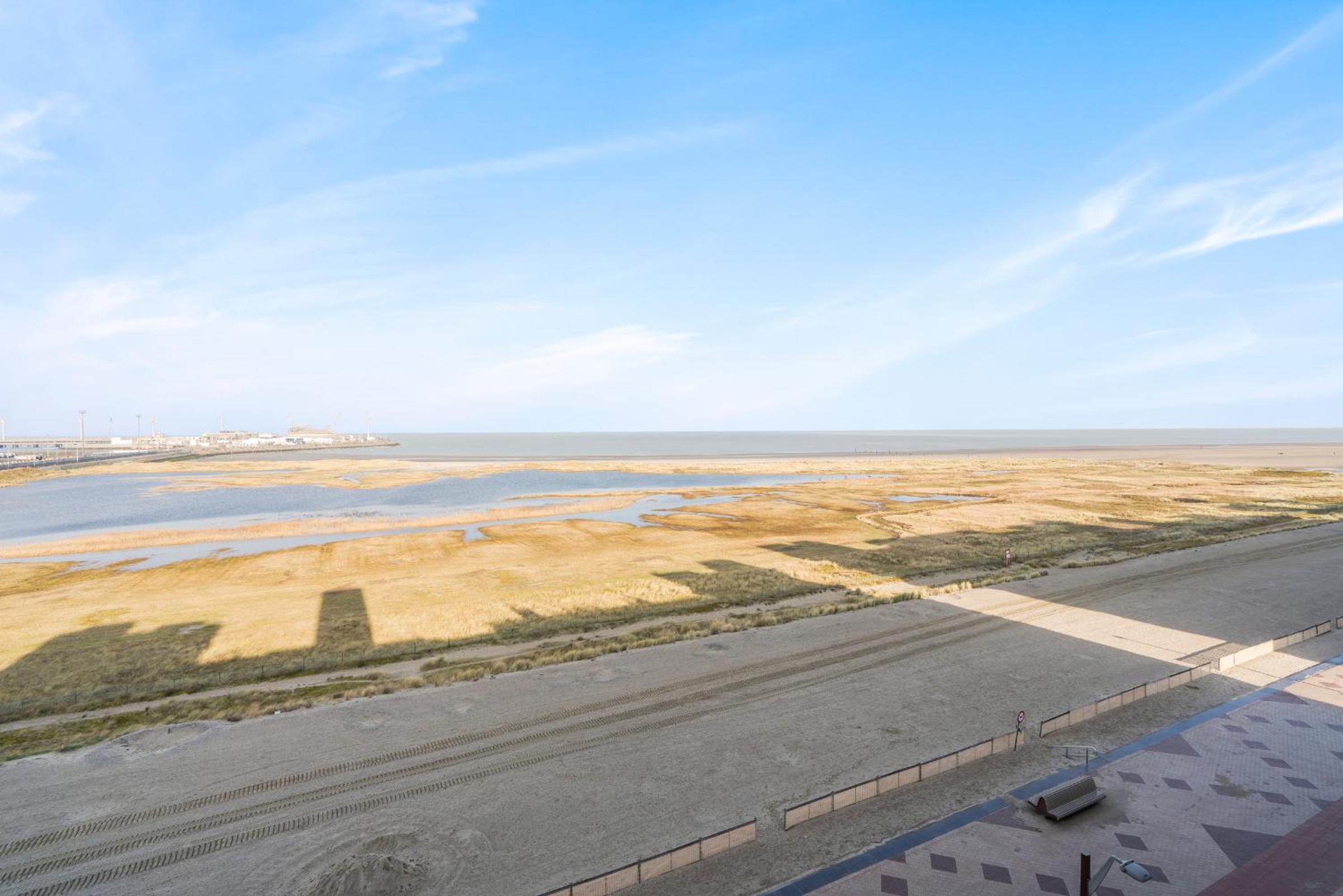 Ontspannen aan zee app met frontaal zeezicht - 4p