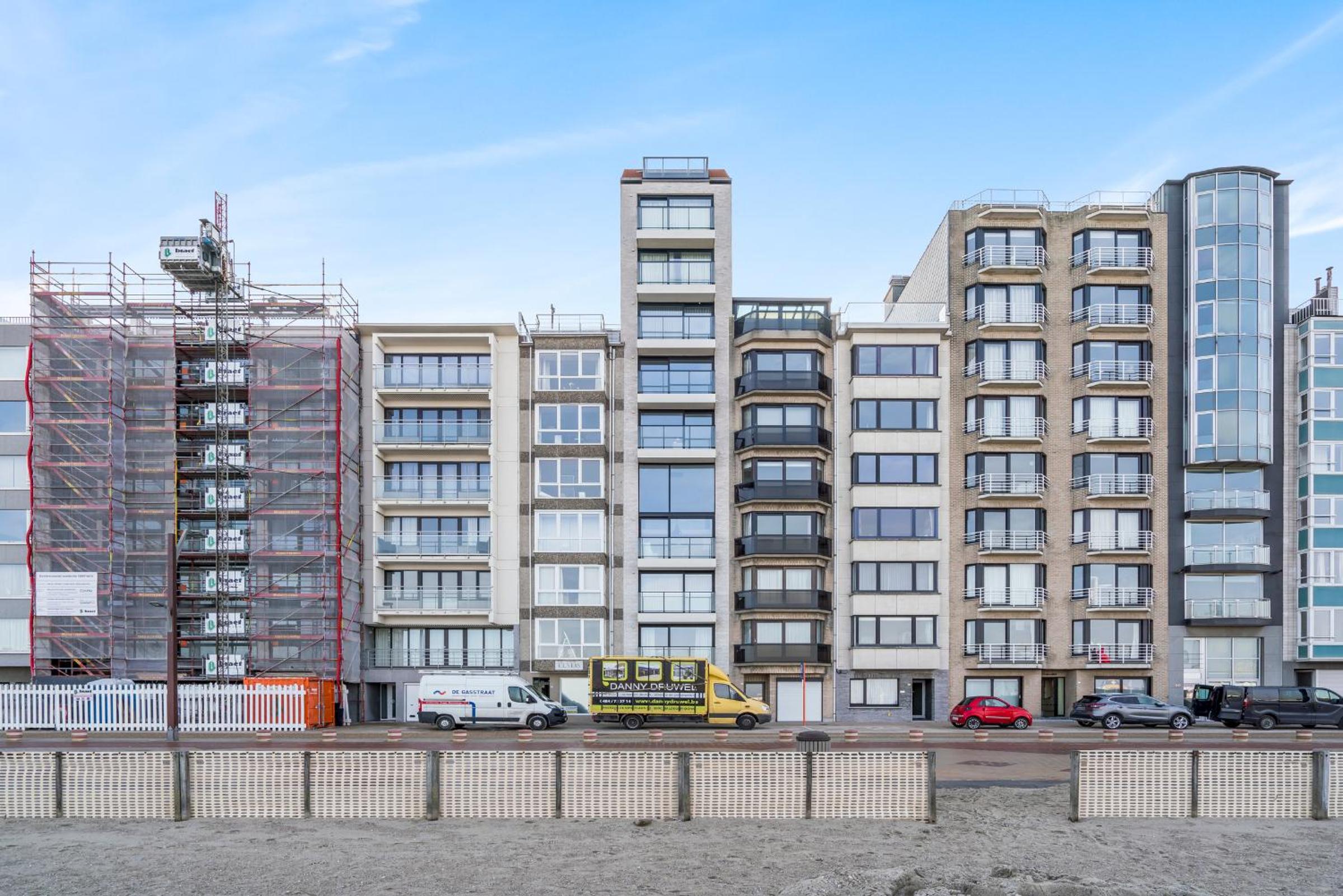 Ontspannen aan zee app met frontaal zeezicht - 4p