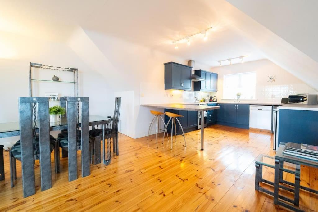 The Haven Dingle, self catering accommodation en Dingle — kitchen