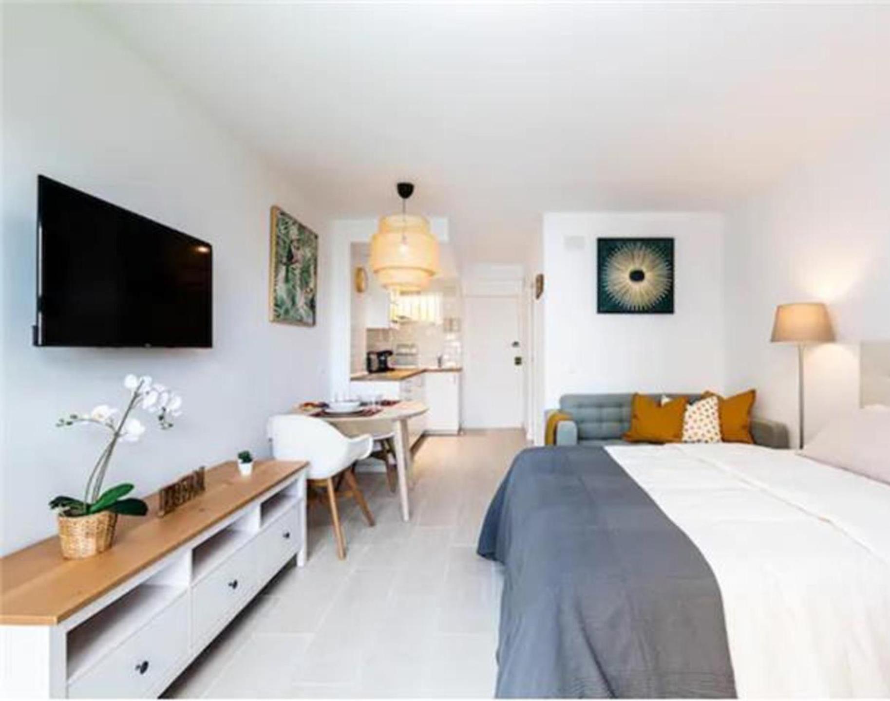 Golden Sunset Sea View Premium Apartment