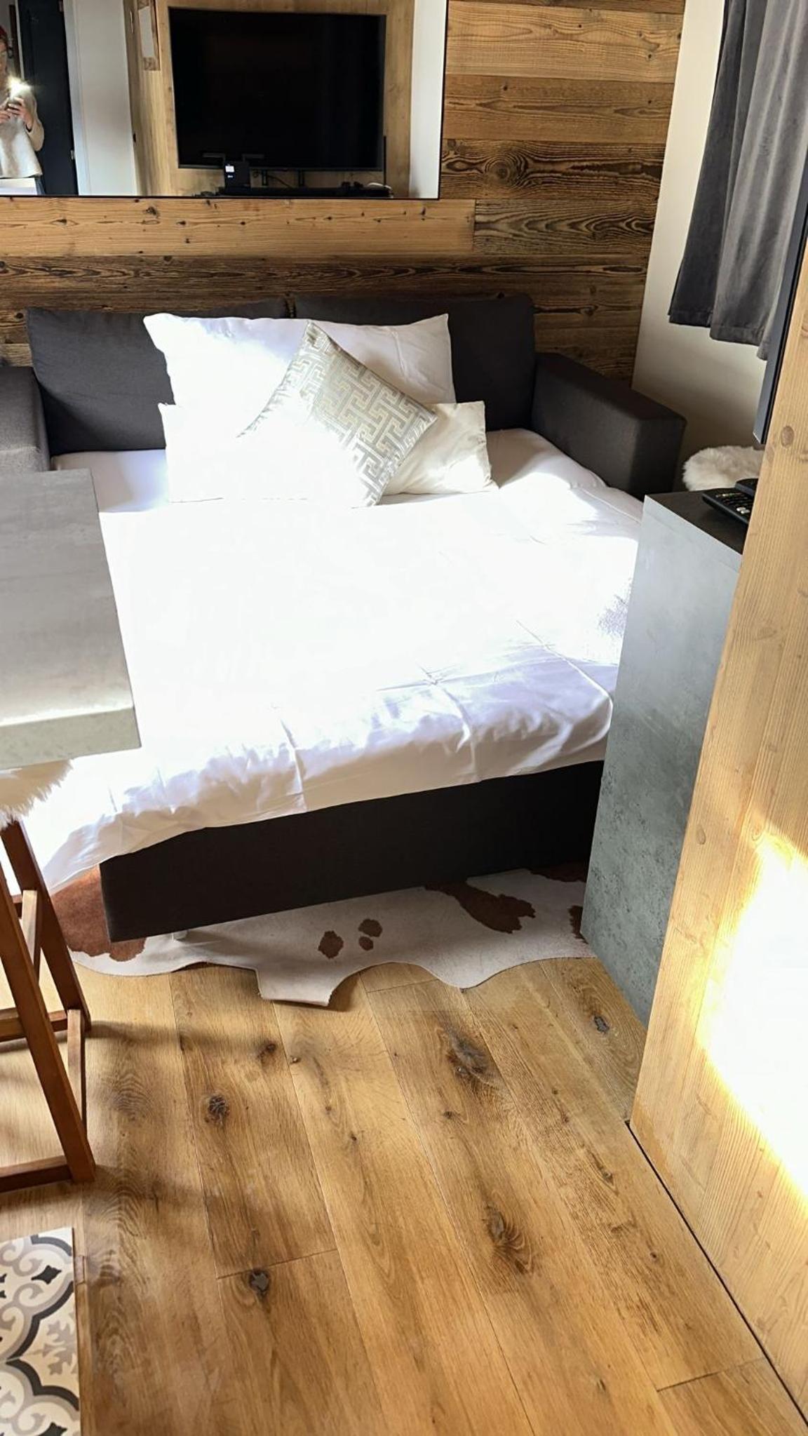 Chalet at Ski Lift (Gsteig b. Gstaad)