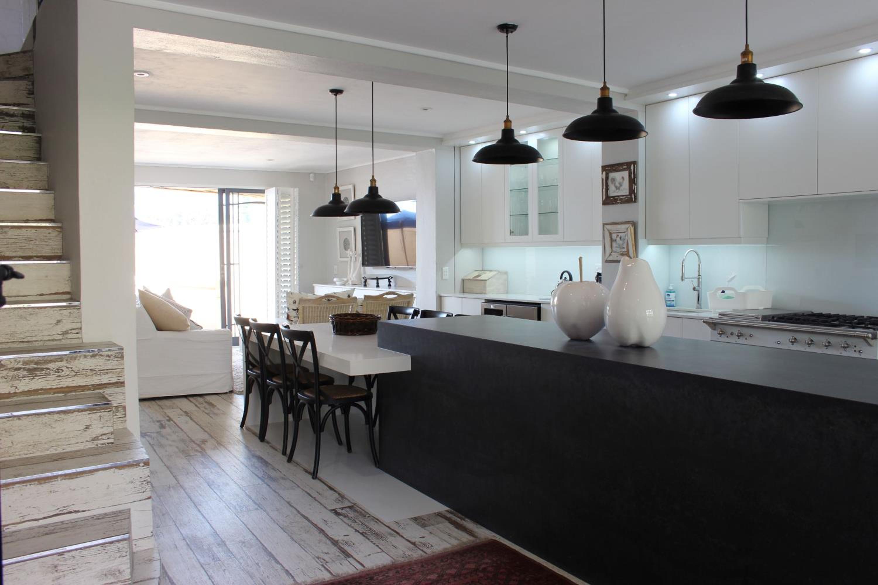 Beachfront Terrace 1 Hout Bay, Cape Town view 4