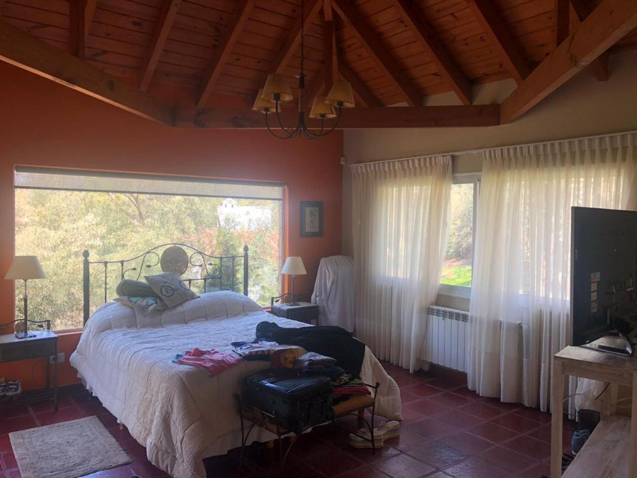 IMPORTANTE CASA EN SAN LORENZO SALTA . NICOLE DI RICO ALQUILERES TEMPORALES