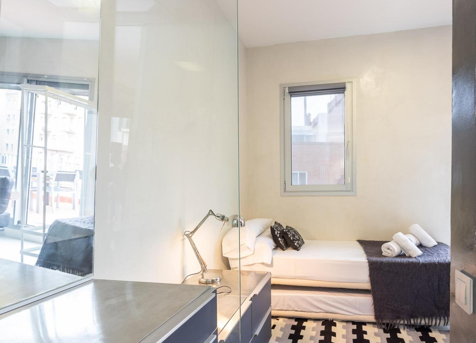 My Space Barelona - Renovated Attic Apartment with Two Terrace