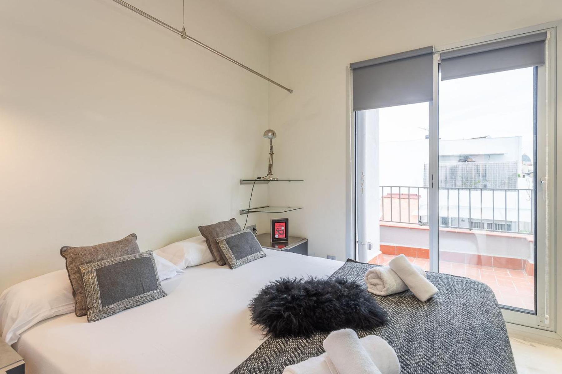 My Space Barelona - Renovated Attic Apartment with Two Terrace