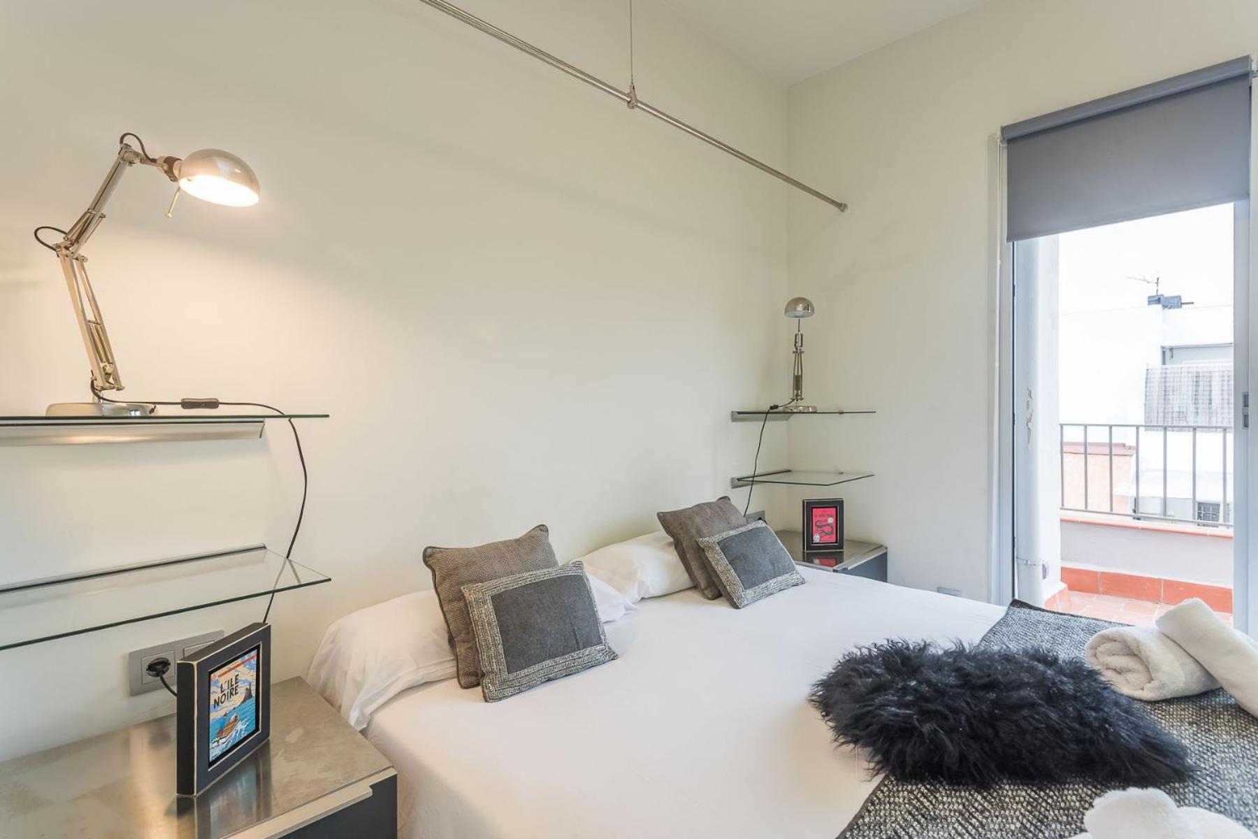 My Space Barelona - Renovated Attic Apartment with Two Terrace