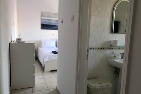 Limnaria Villas - Luxurious, spacious 3 bed apartment with pool views