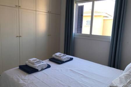 Limnaria Villas - Luxurious, spacious 3 bed apartment with pool views