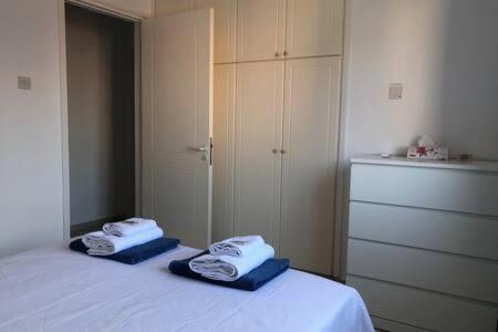 Limnaria Villas - Luxurious, spacious 3 bed apartment with pool views