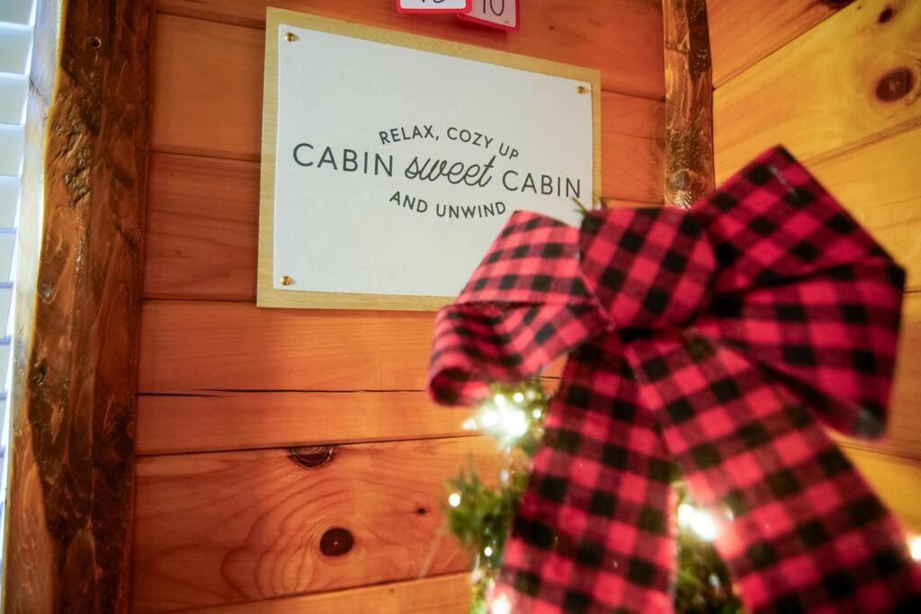 Charming Lakeview Cabin Near Geneva-On-The-Lake!