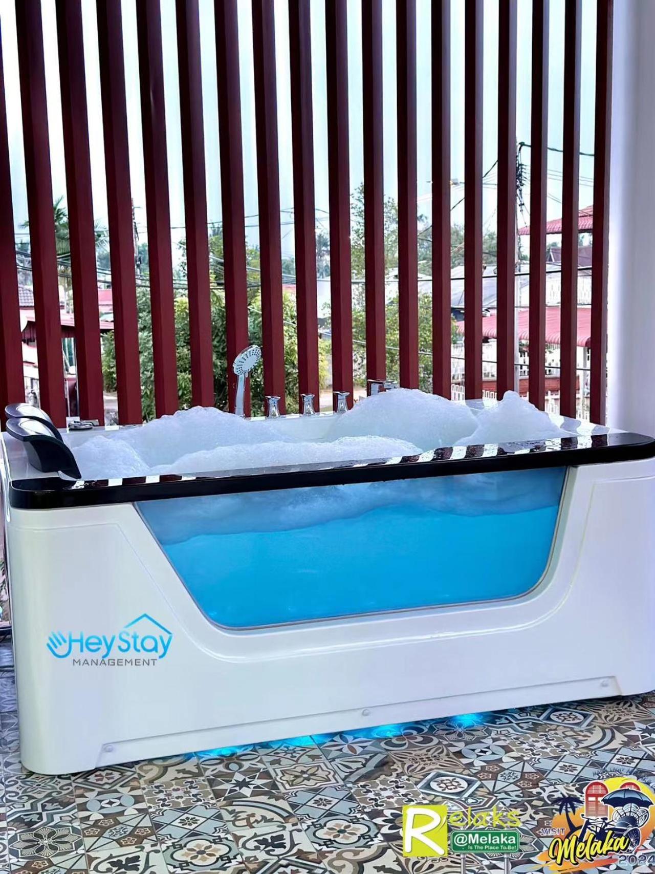 Klebang 4B3B-21Pax Pooltable KaraoK Jaccuzi TownArea view 3