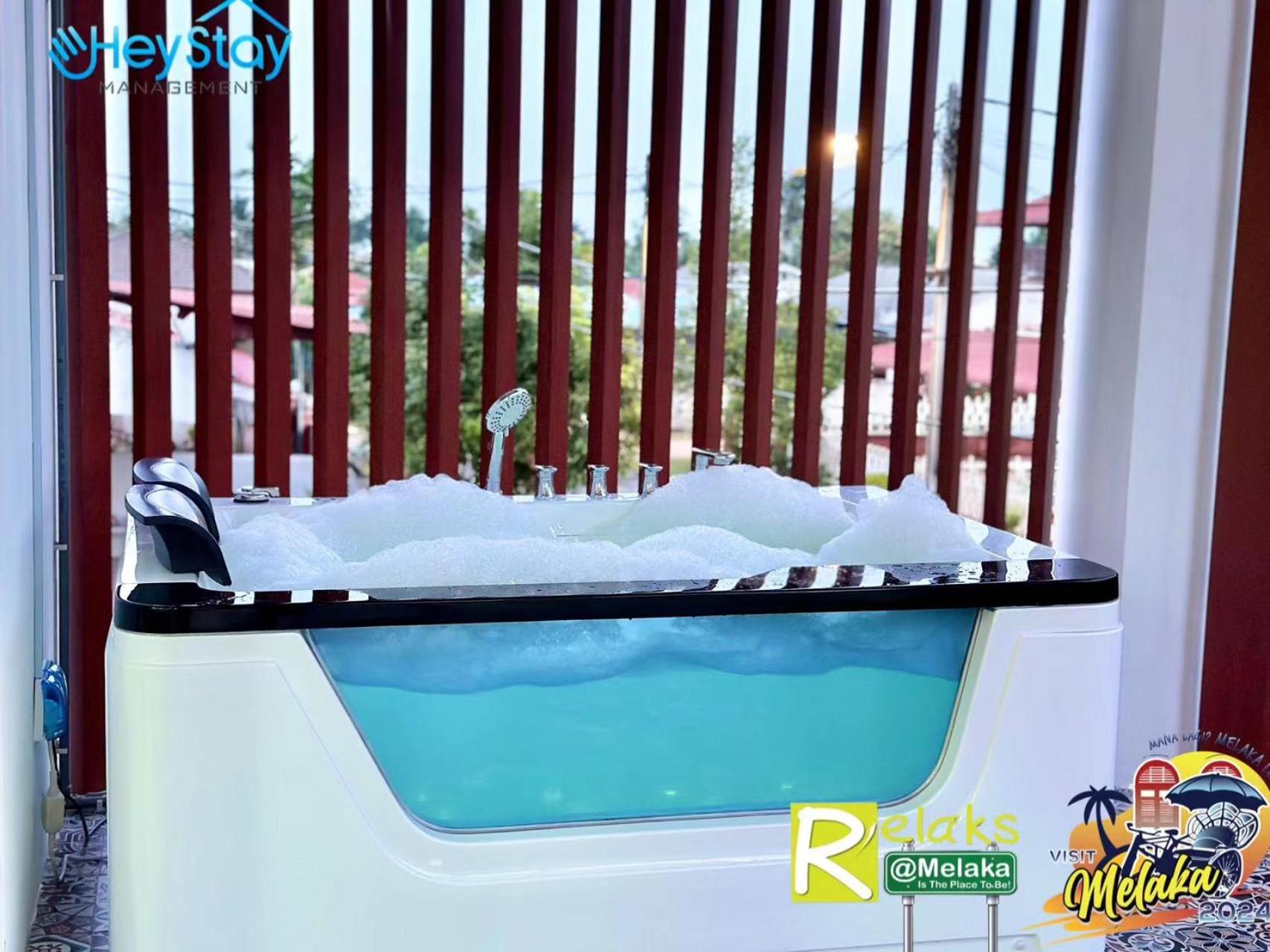 Klebang 4B3B-21Pax Pooltable KaraoK Jaccuzi TownArea view 4