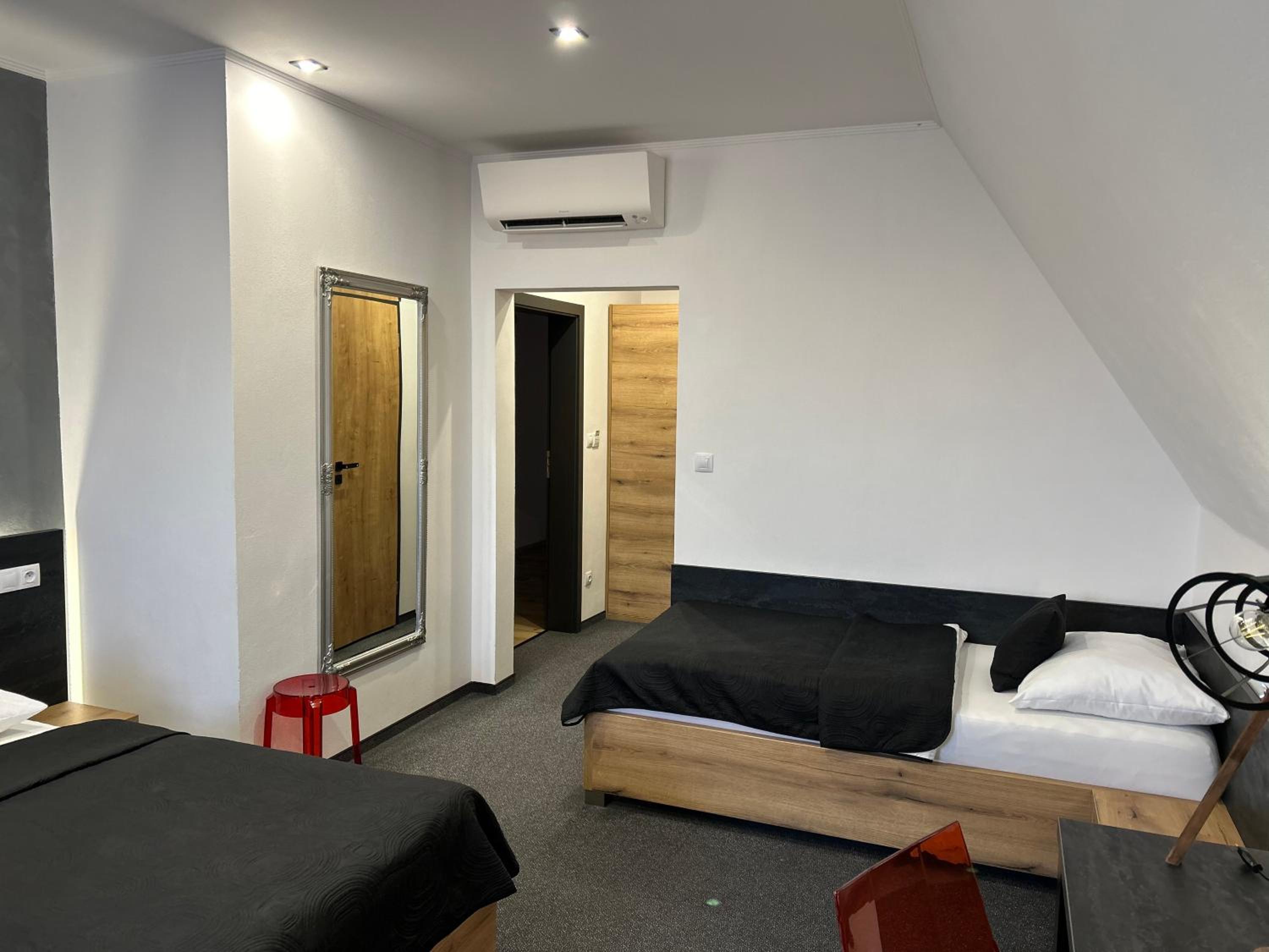 Hotel 14Dveří