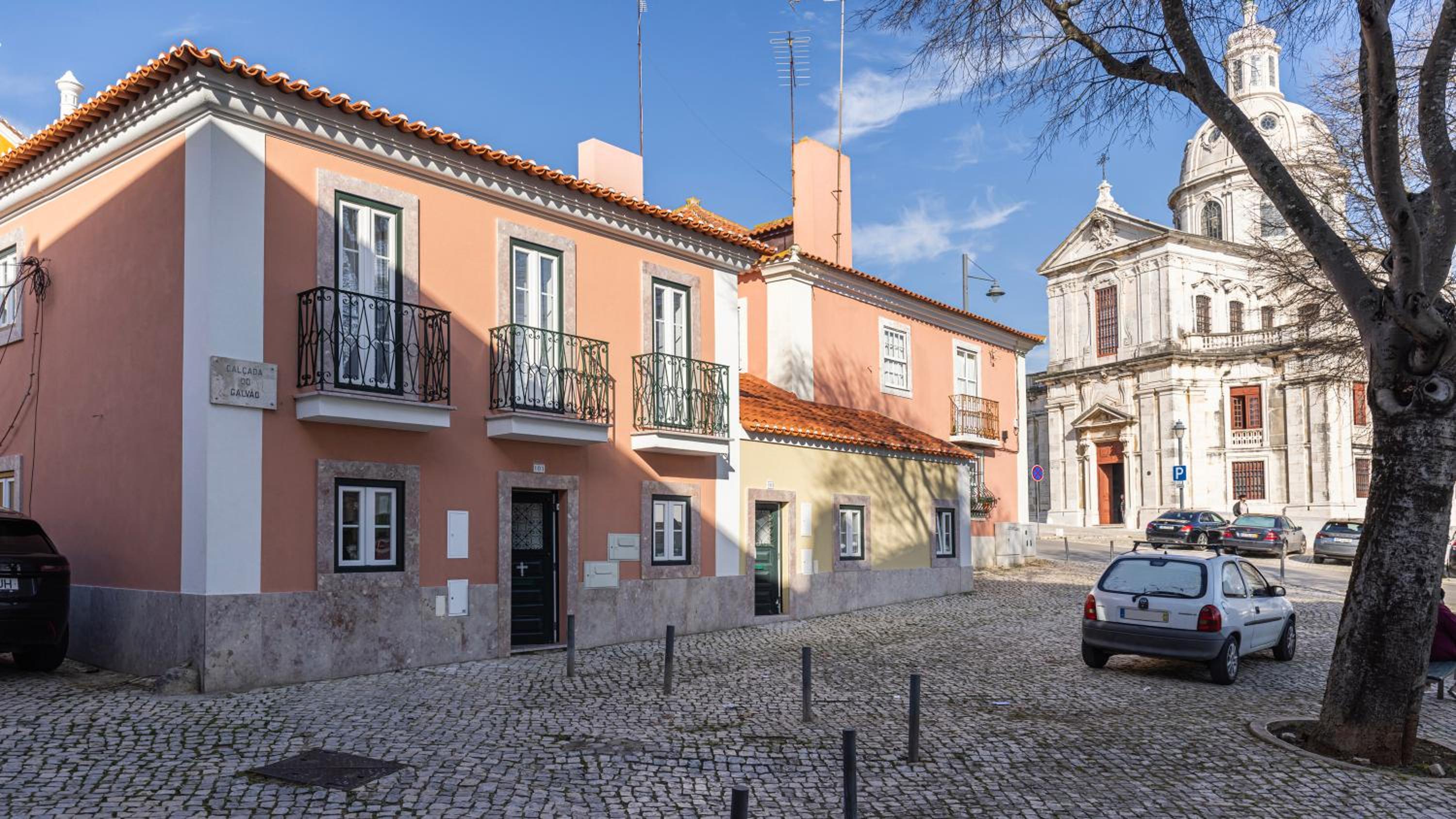 Belém Charming 2BDR House by LovelyStay