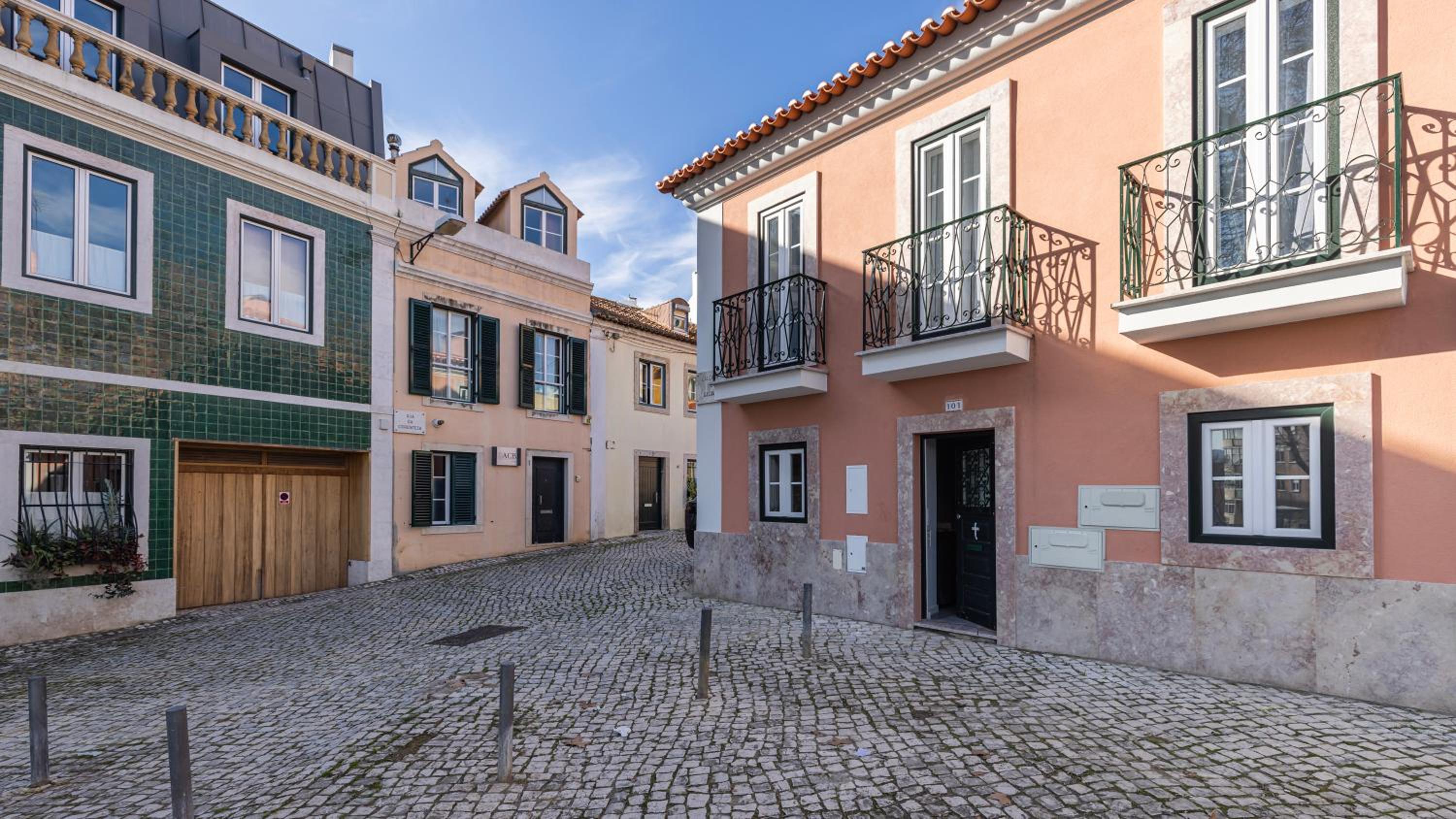 Belém Charming 2BDR House by LovelyStay