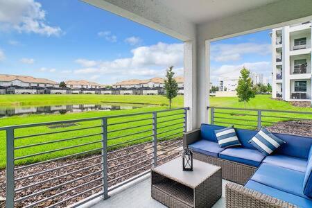 Lovely Thematic 2BR with 2 Clubhouses & Waterpark view 5