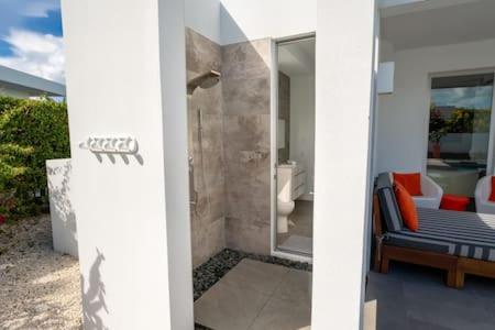 Oceanside 2 Bedroom Luxury Villa with Private Pool, 500ft from Long Bay Beach -V3