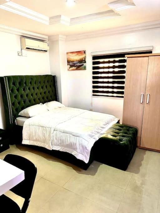 Luxurious and Spacious Apartment in Wuye view 2