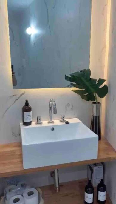 Excelente piso a nuevo! 5 pax