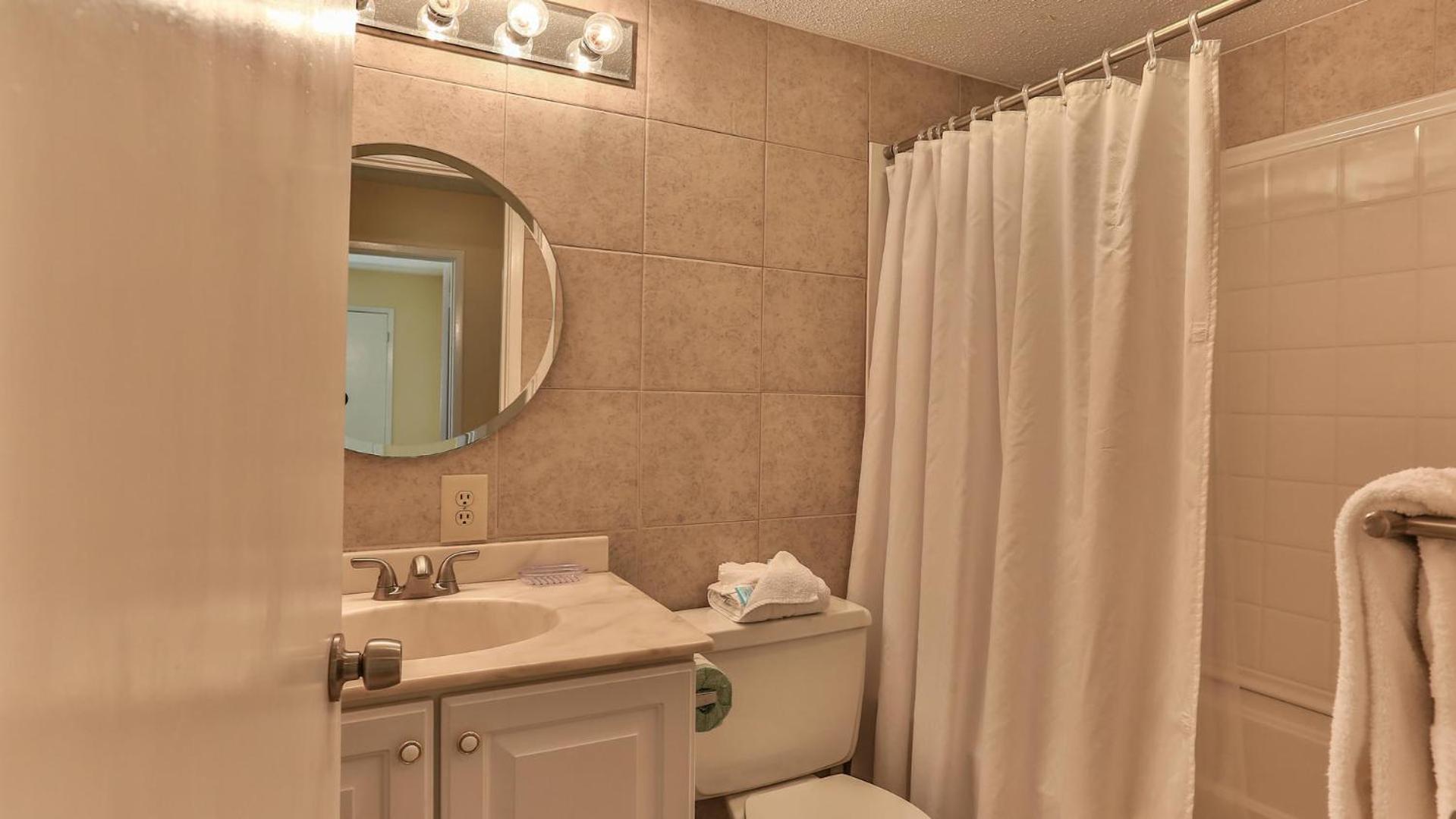 Southbay by the Gulf 91 only 75 Yards to Beach Townhome in the Heart of Destin view 2