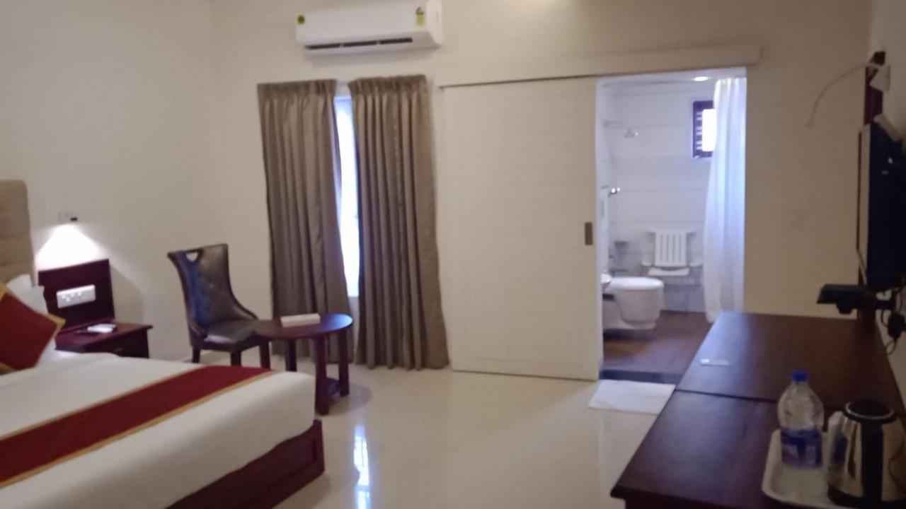 HOTEL PALAZHI view 3