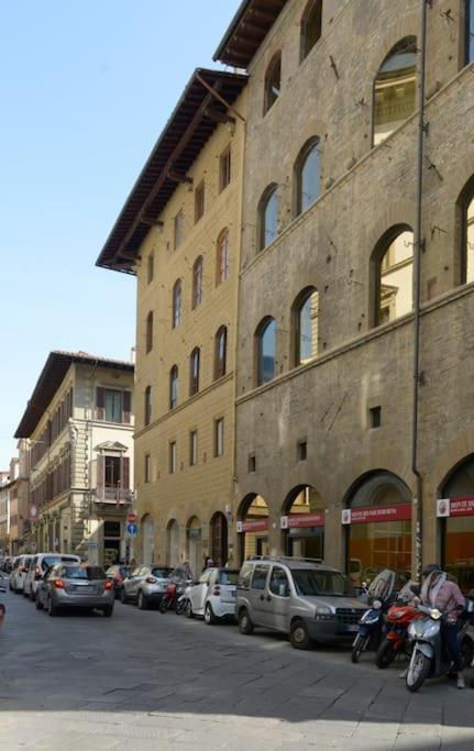 Casa Strozzi - (PIAZZA DELLA REPUBBLICA)