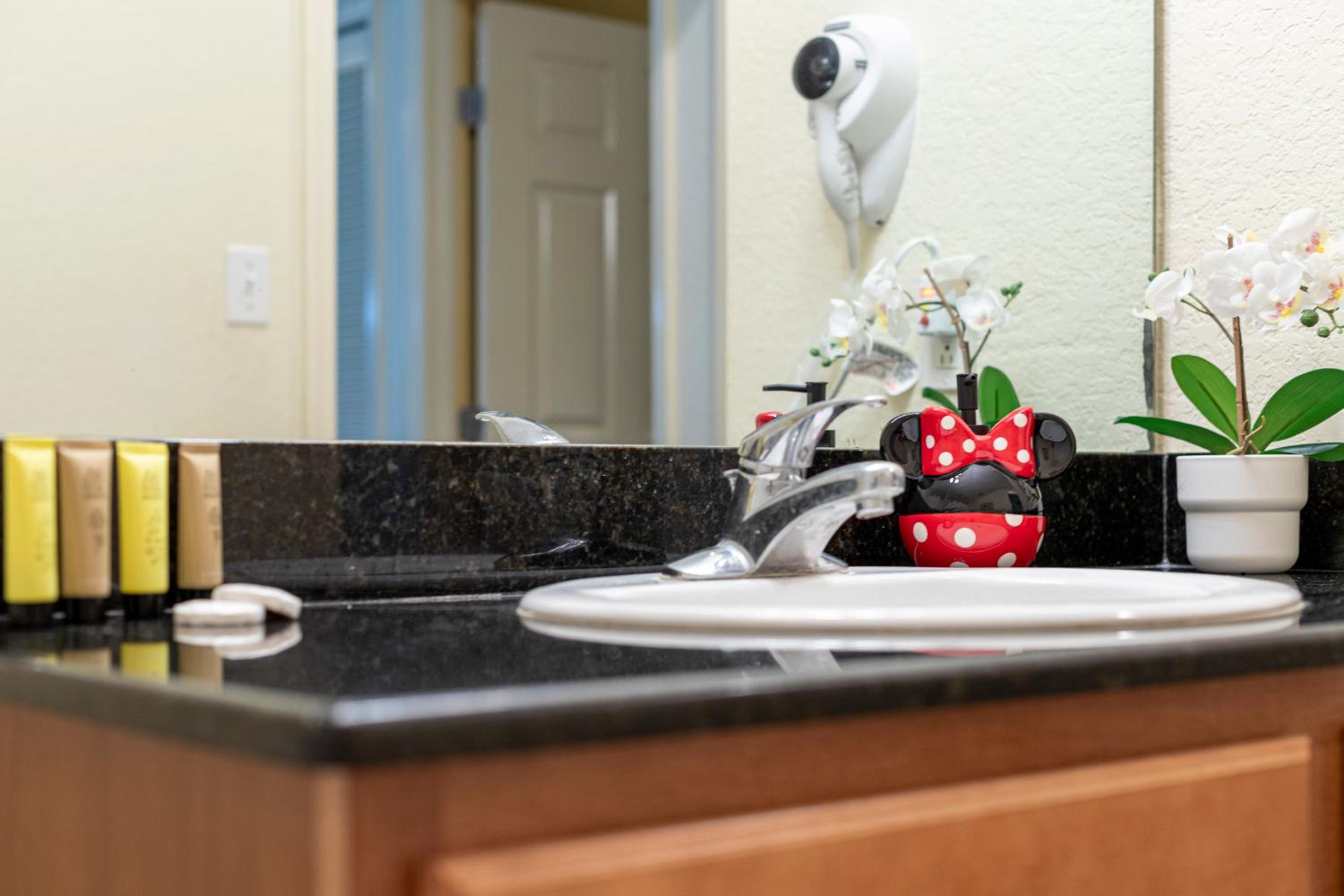 Elegant Condo Retreat Near Disney