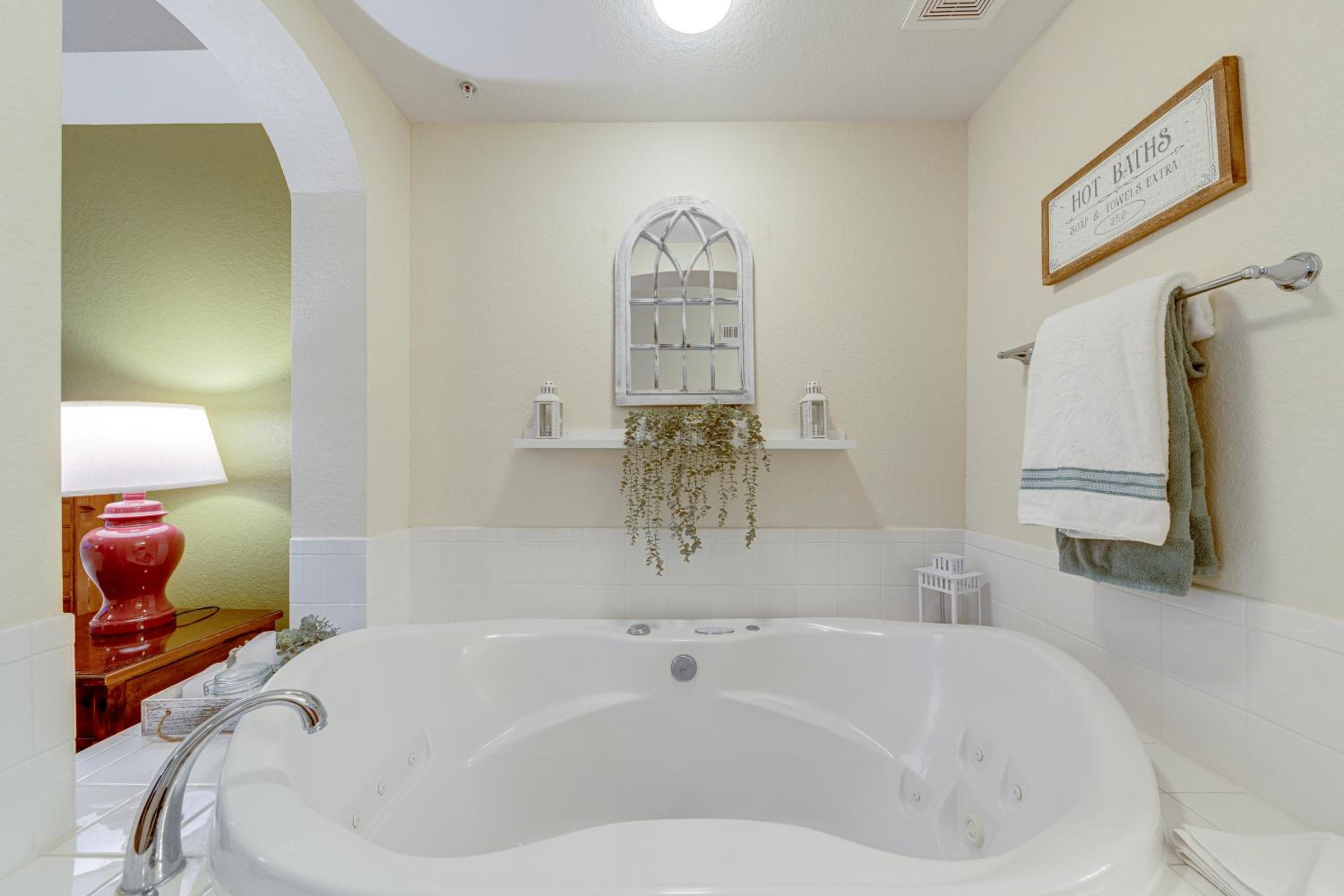 Elegant Condo Retreat Near Disney