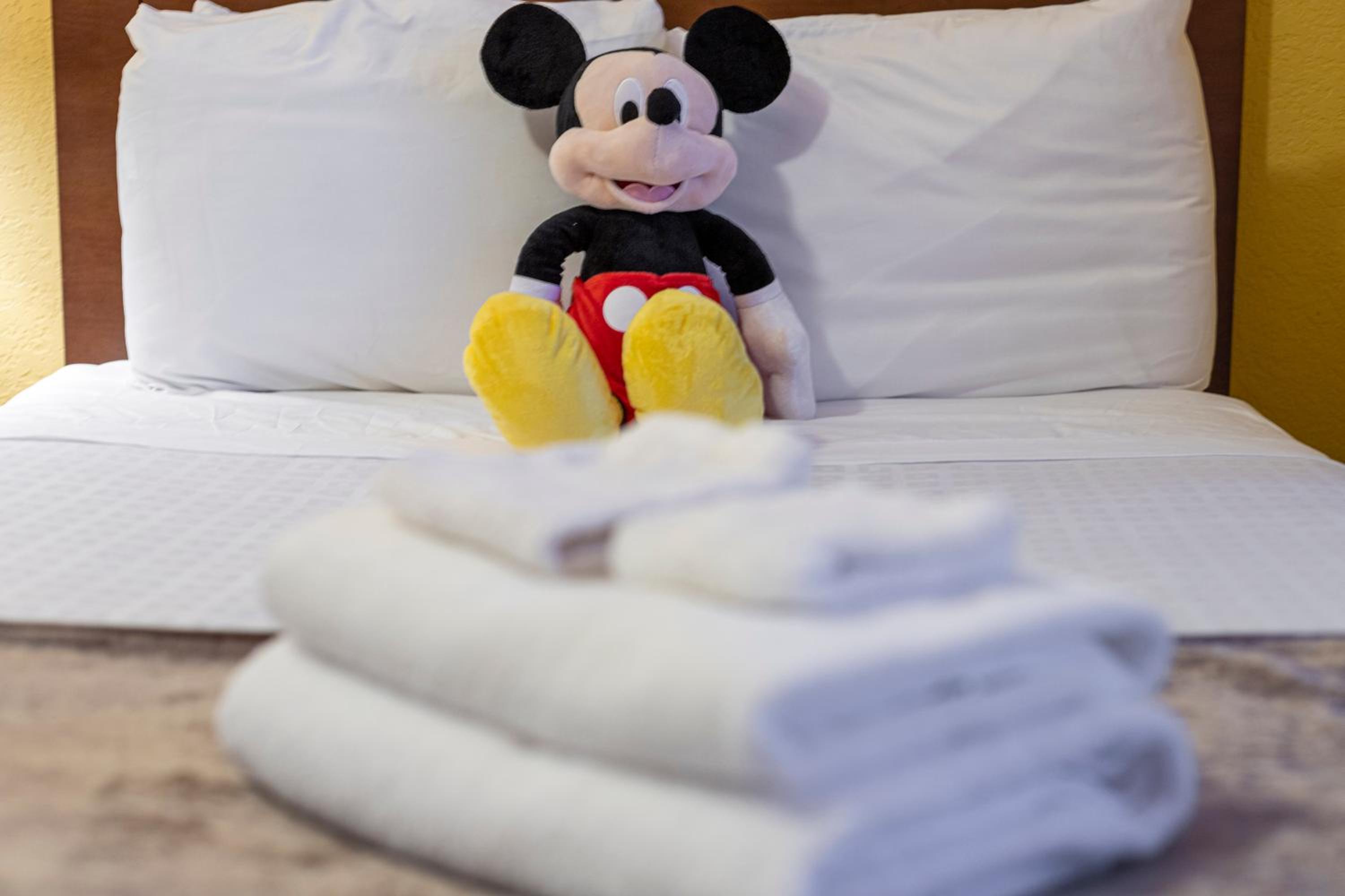 Elegant Condo Retreat Near Disney