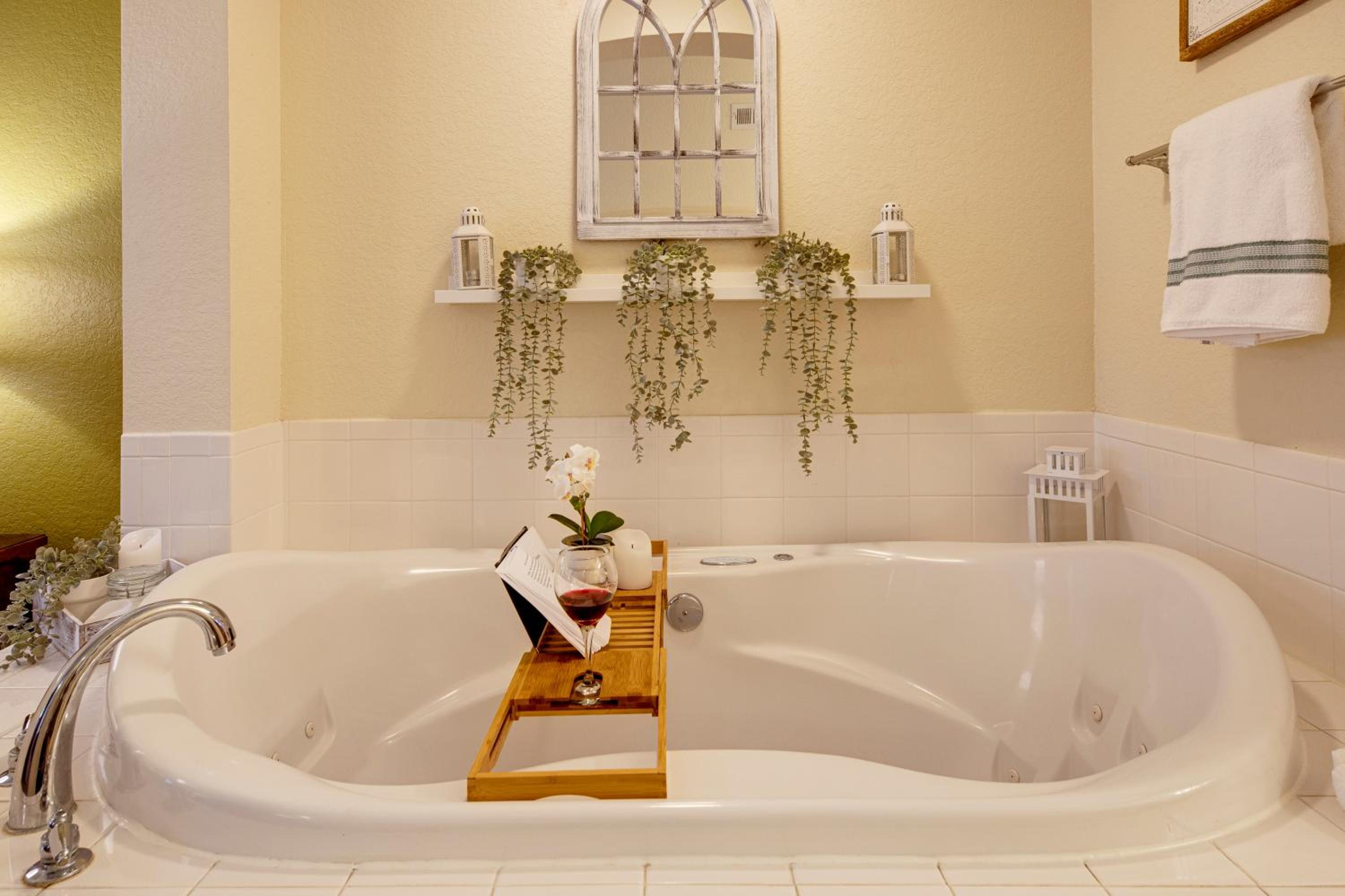 Elegant Condo Retreat Near Disney