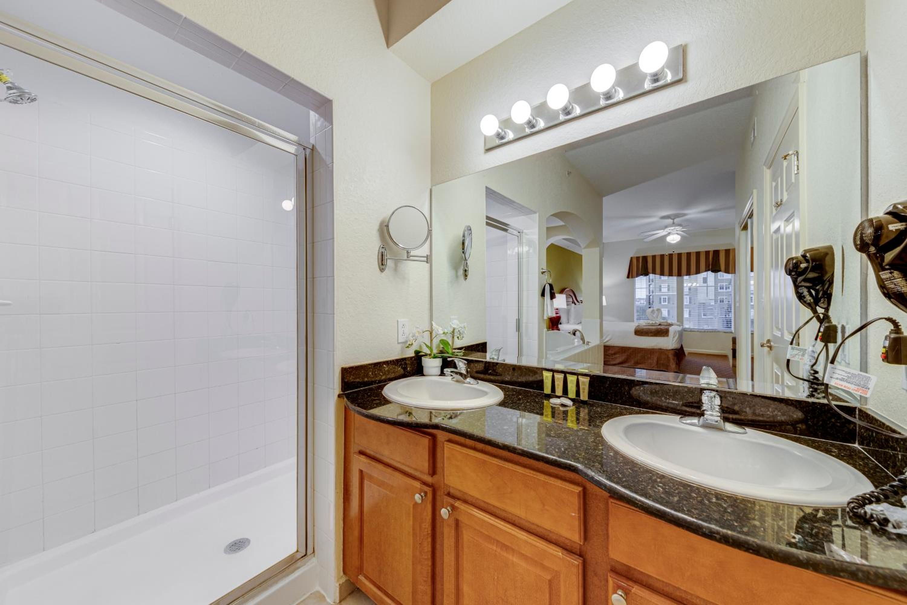 Elegant Condo Retreat Near Disney