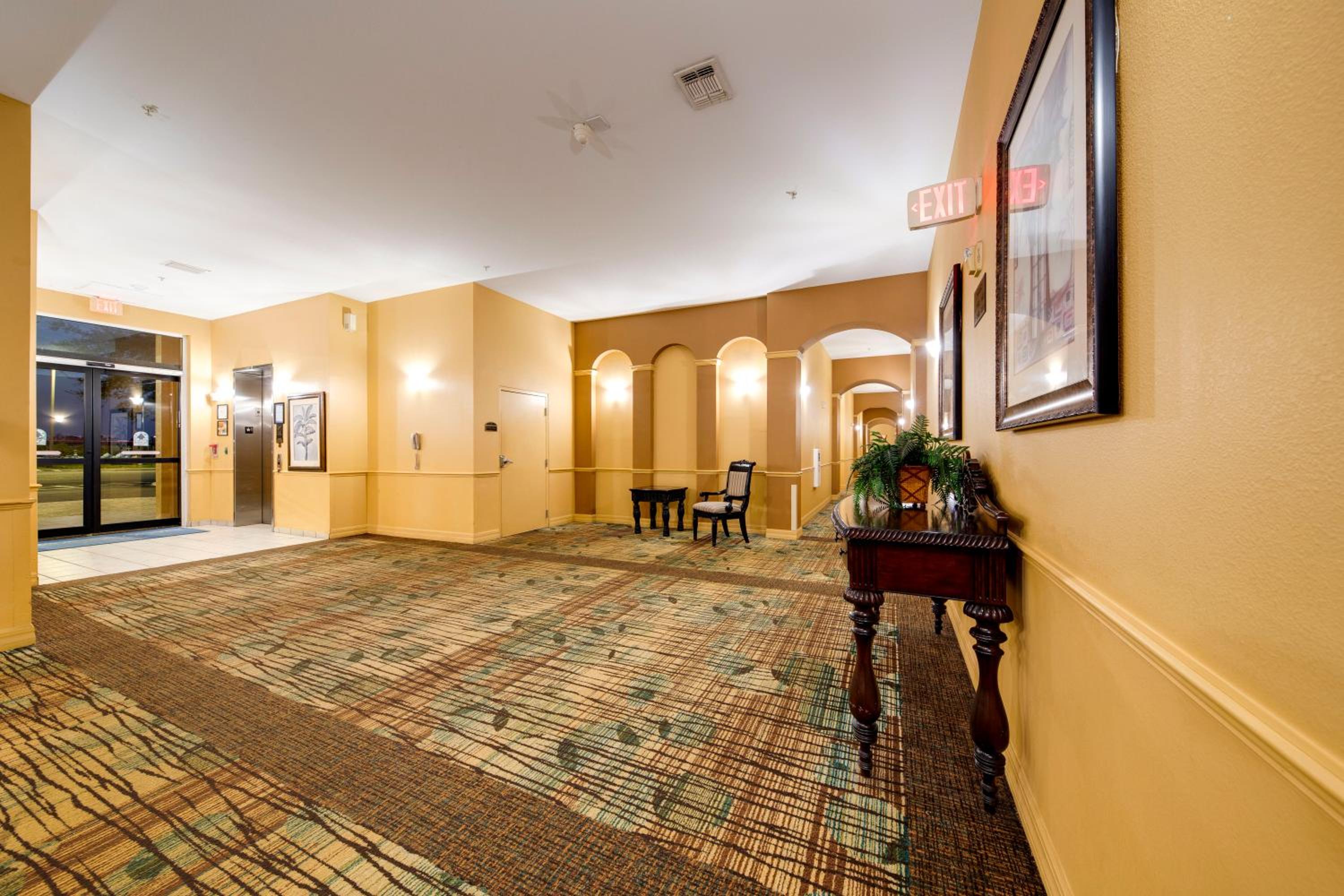 Elegant Condo Retreat Near Disney